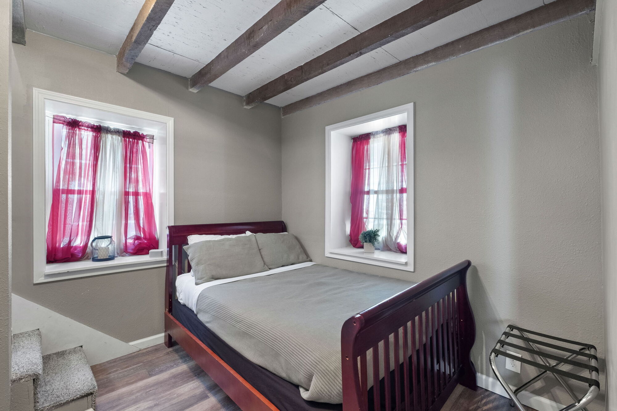 The Last Resort - Spring Manor