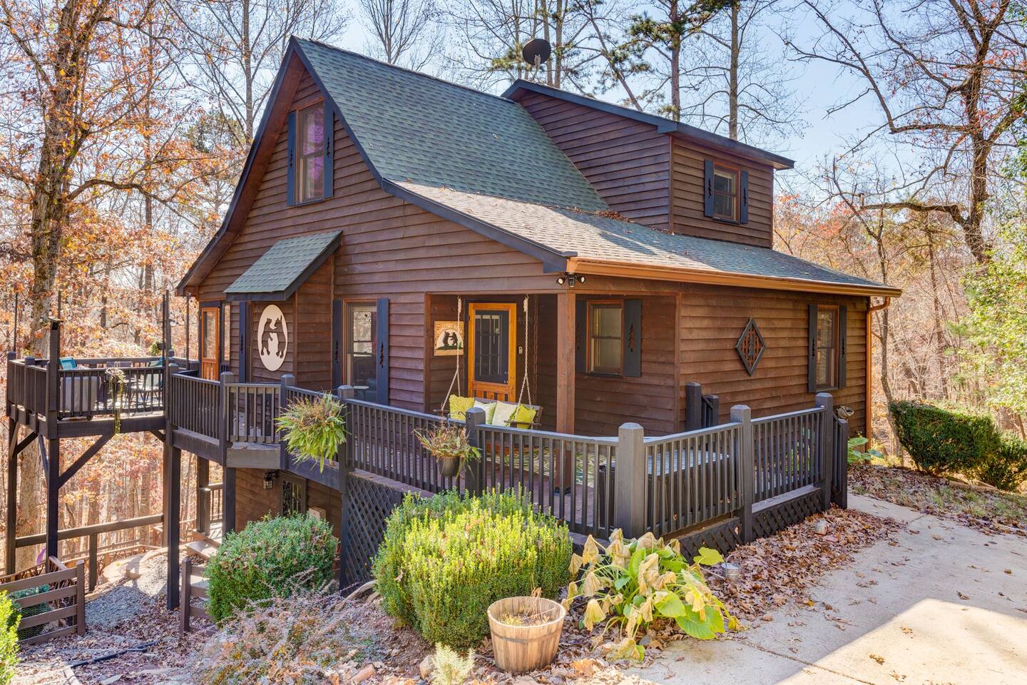Family-Friendly Cabin, Fully-Fenced