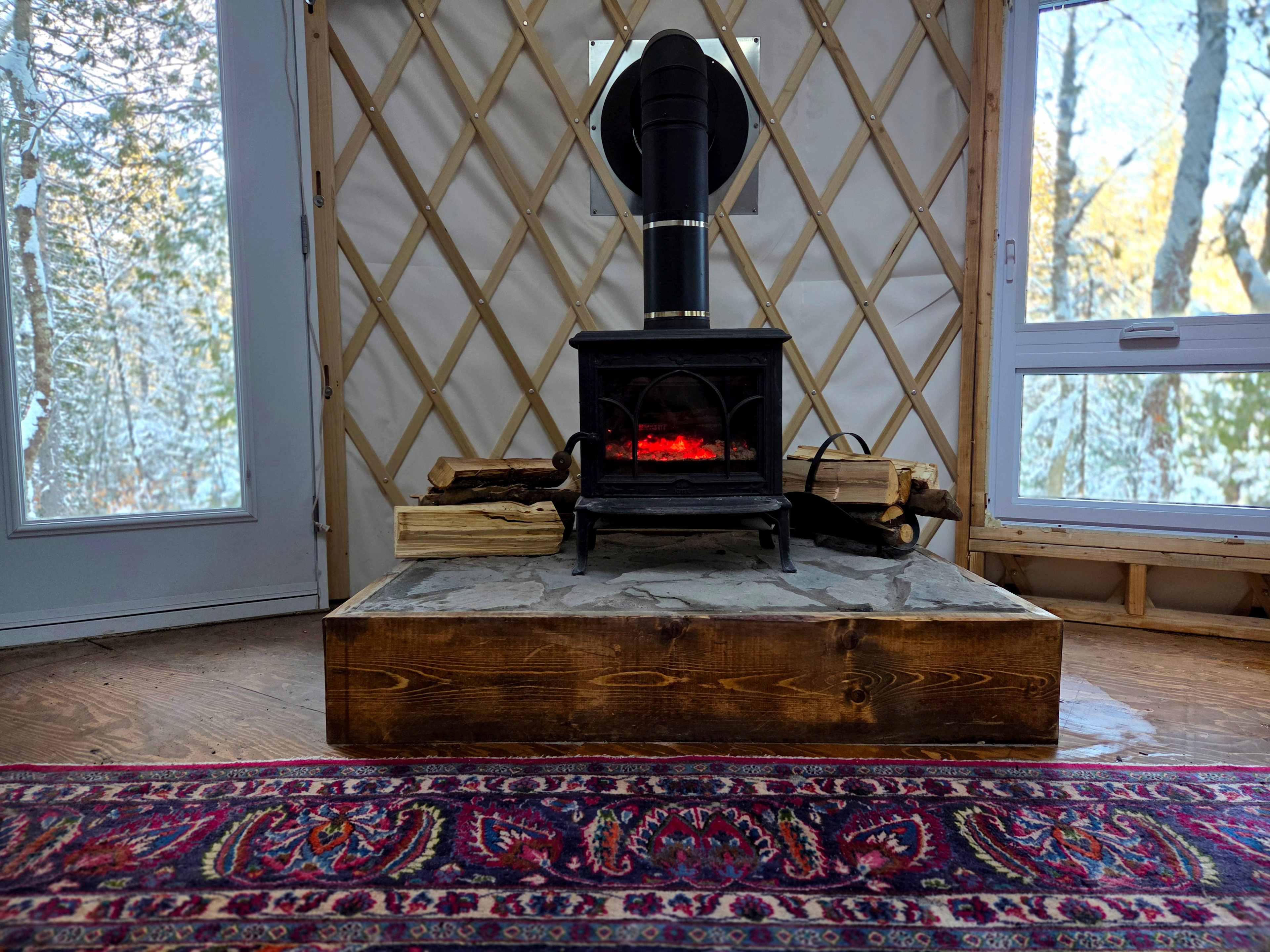 Poêle à bois (wood included)