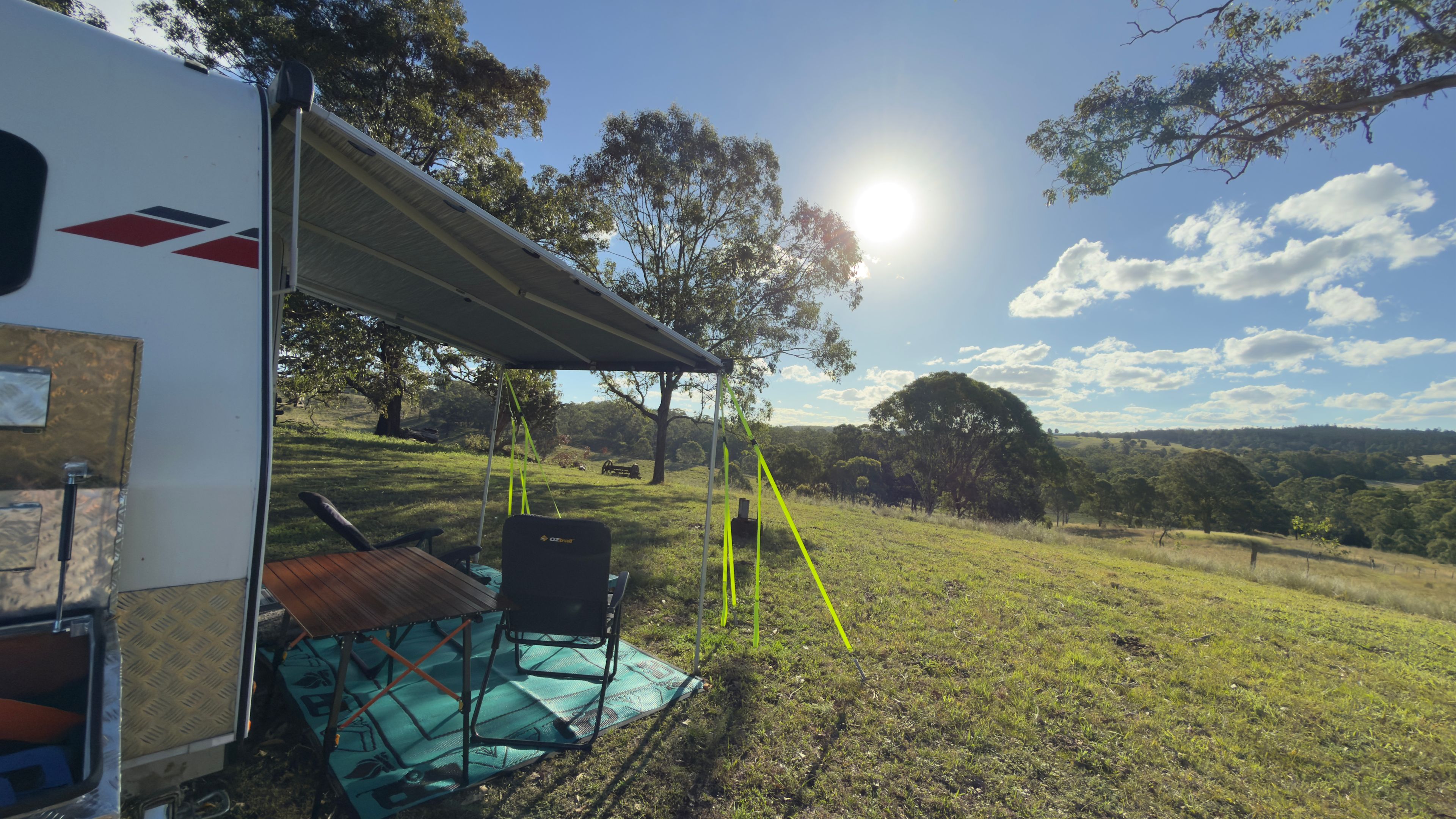 Empty Pockets creek-side Farm Stay