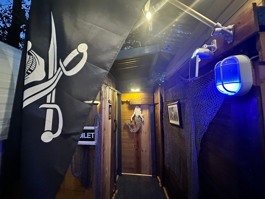 MERMAID COVE TROPICAL RETREAT