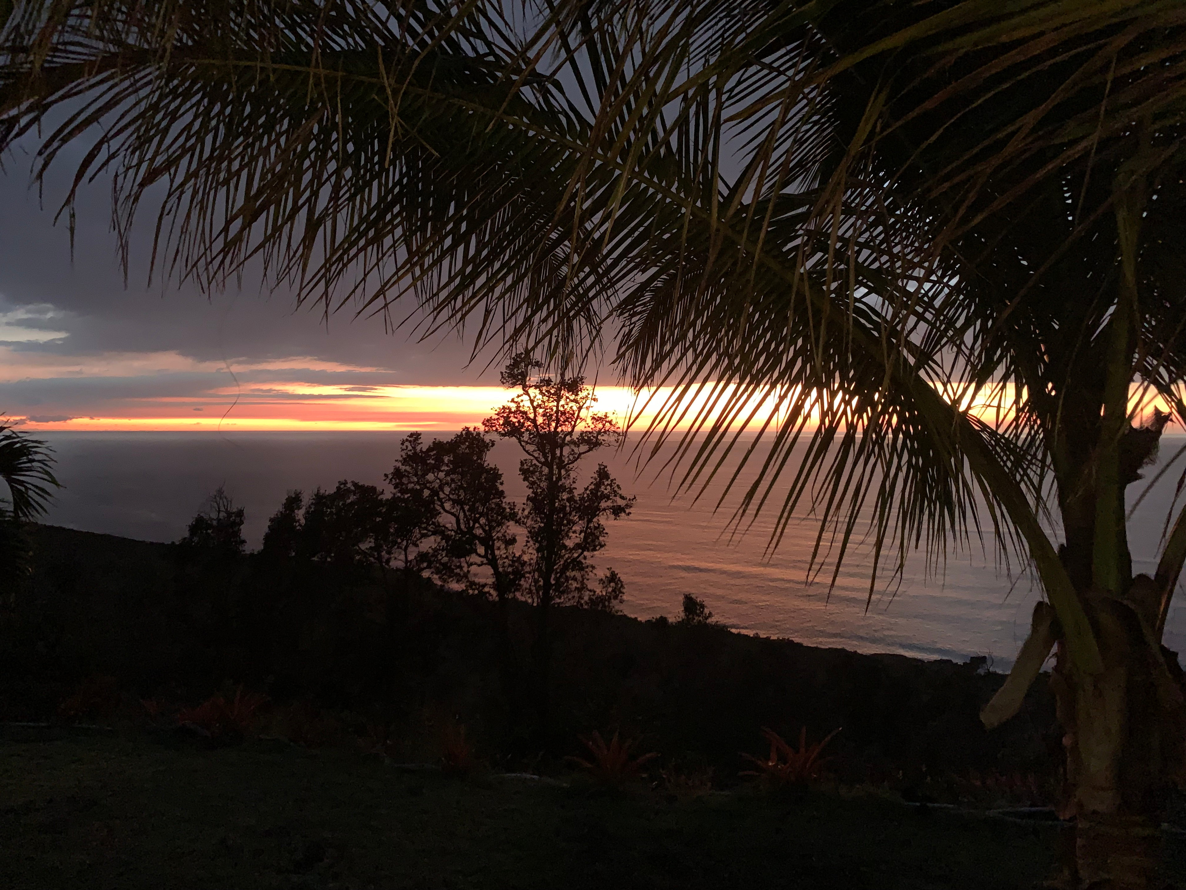 Kona comfy RV w/million dollar view