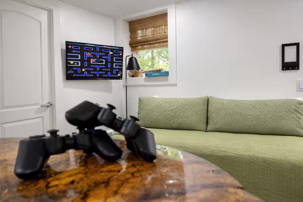 Peachy Keen - Stone Mountain