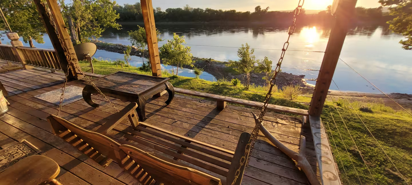 Quaint and Peaceful Waterfront Stays