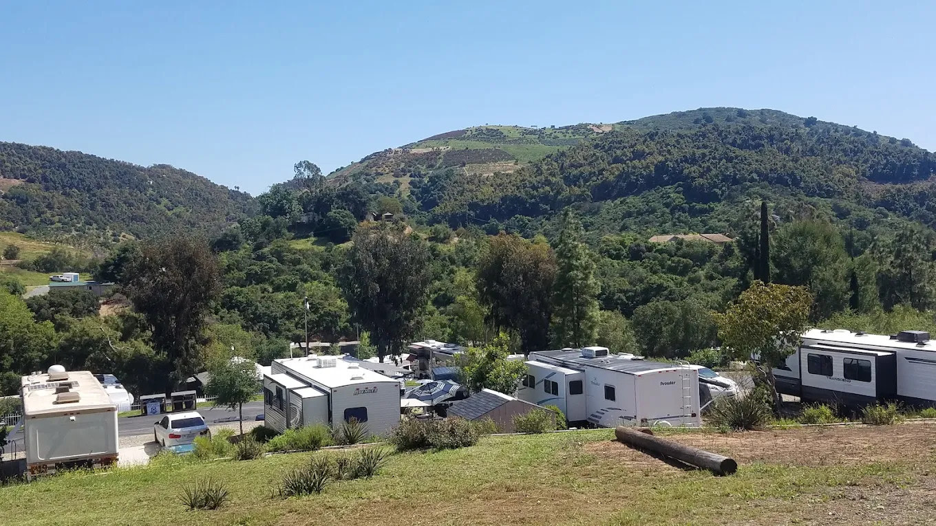 Champagne Lakes RV Resort