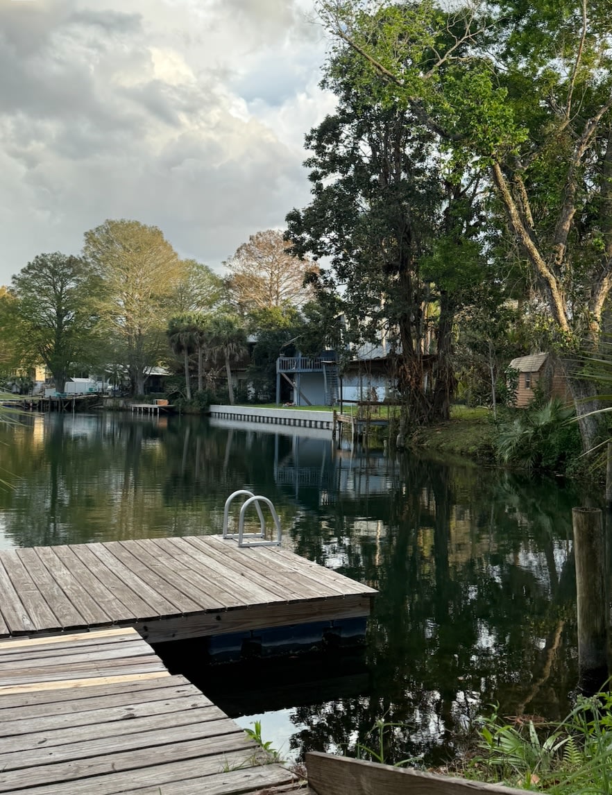 Weeki Cove- Private RV Campsite