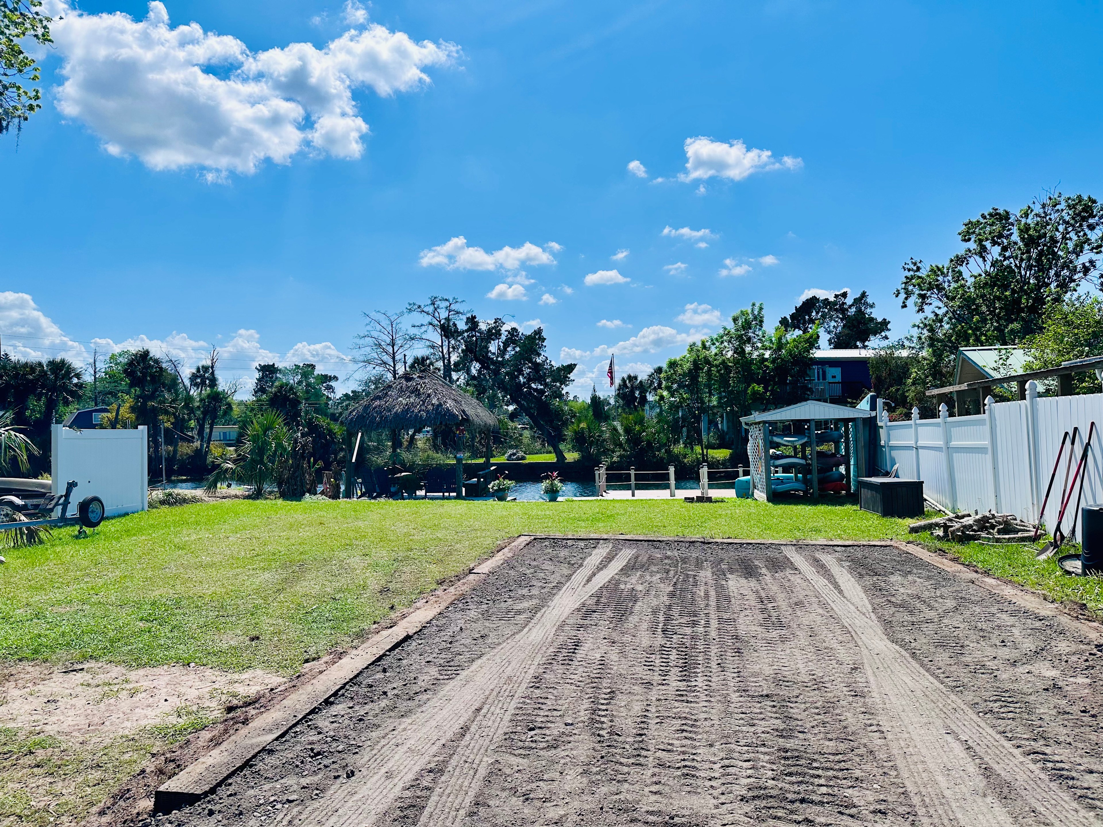 Full Hookup!  30/50 amp Private lot