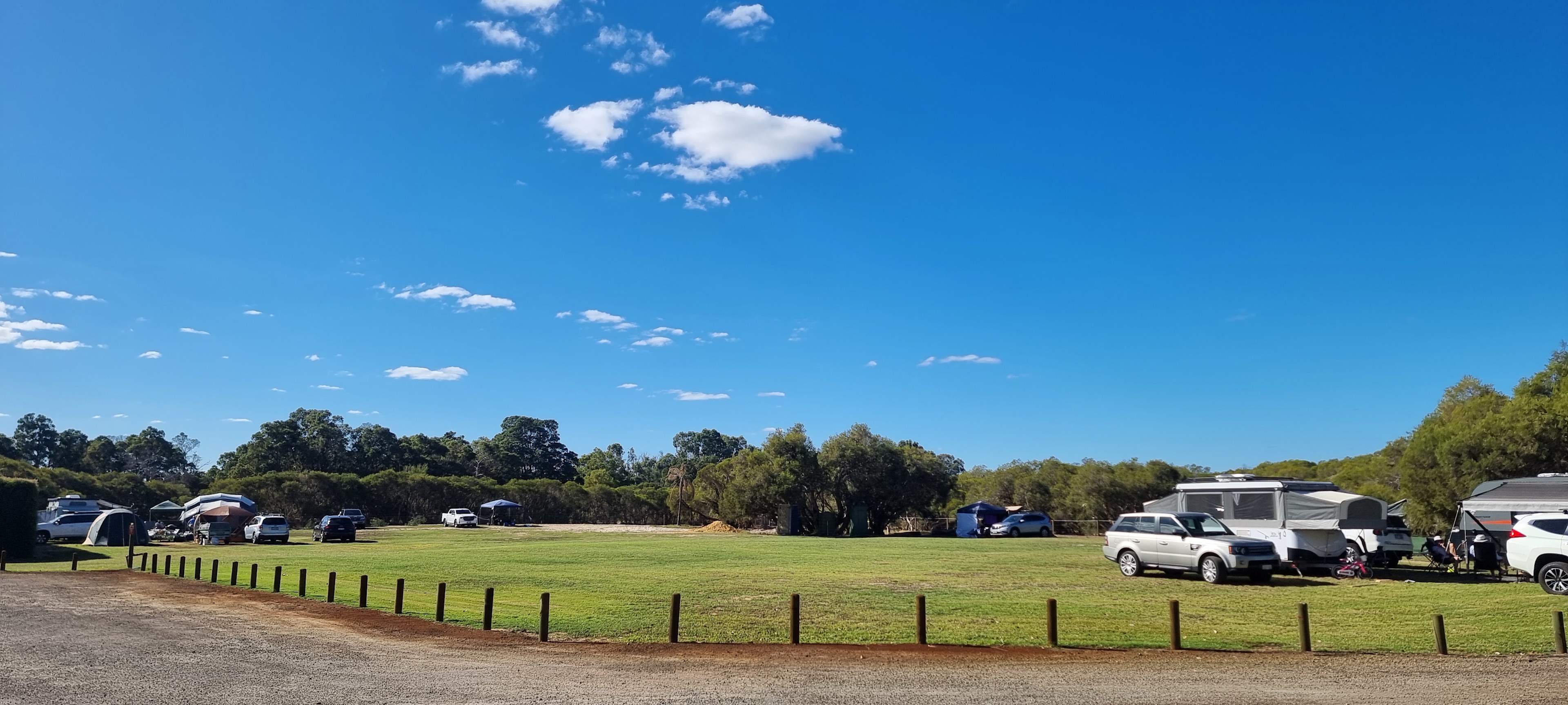 MR & MRS SLUDGE FARM STAY