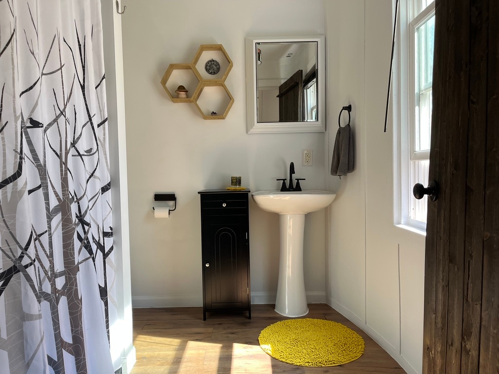 Peaceful Mountain Earth-yurt