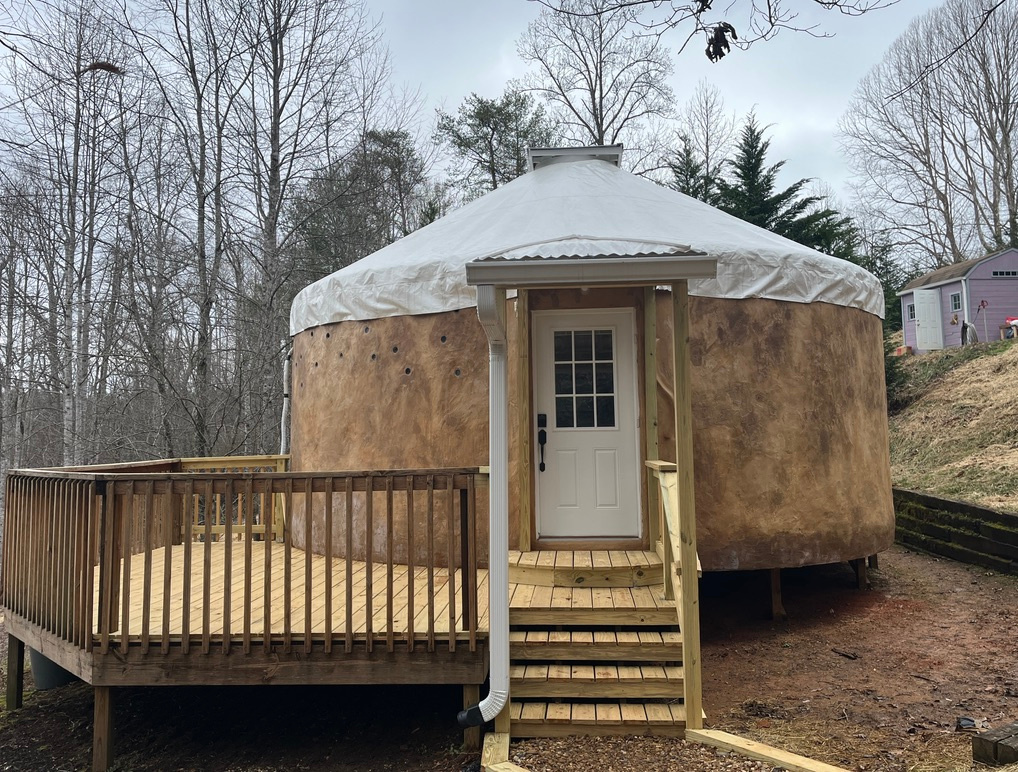 Peaceful Mountain Earth-yurt