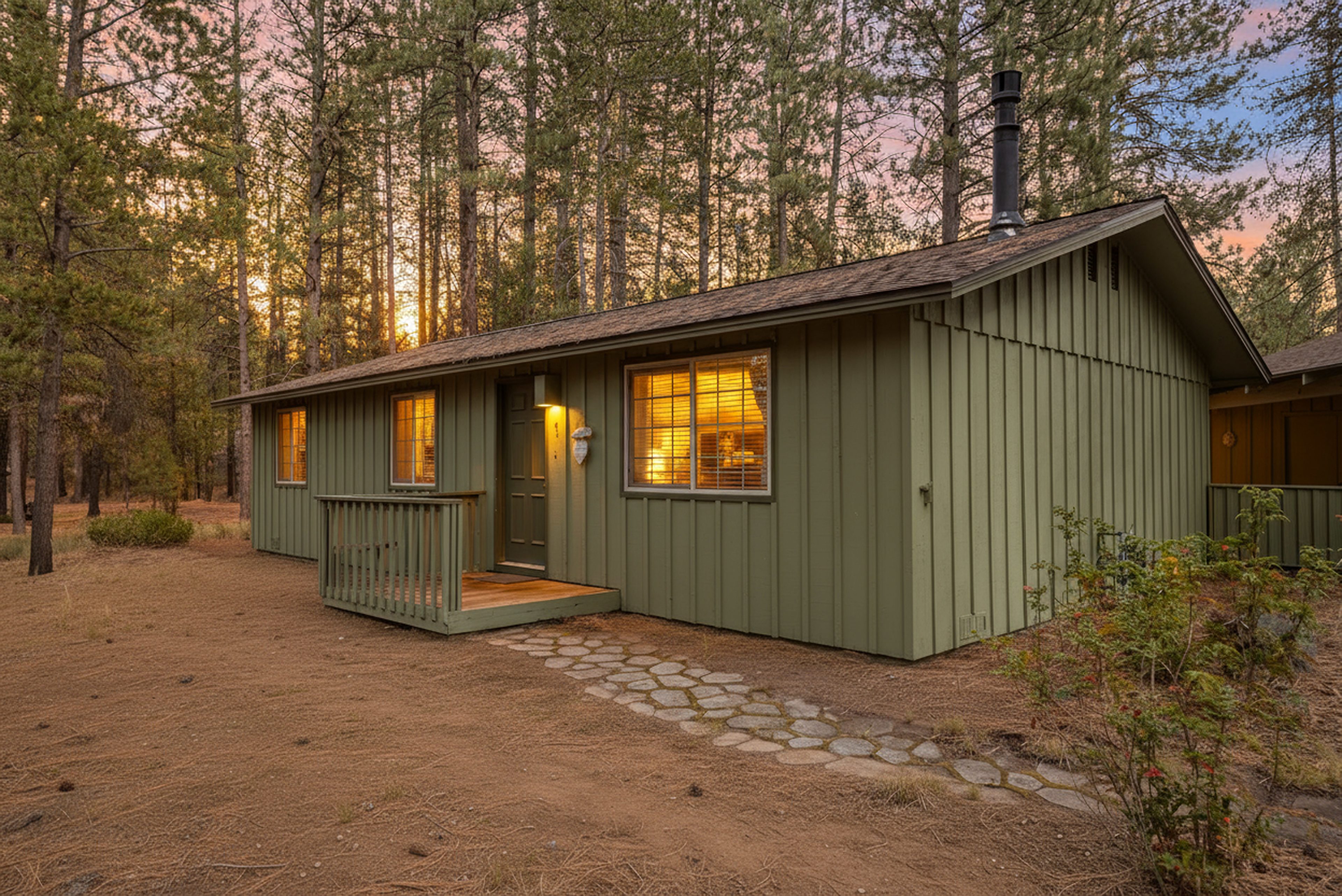 Cozy Analog Sunriver Escape