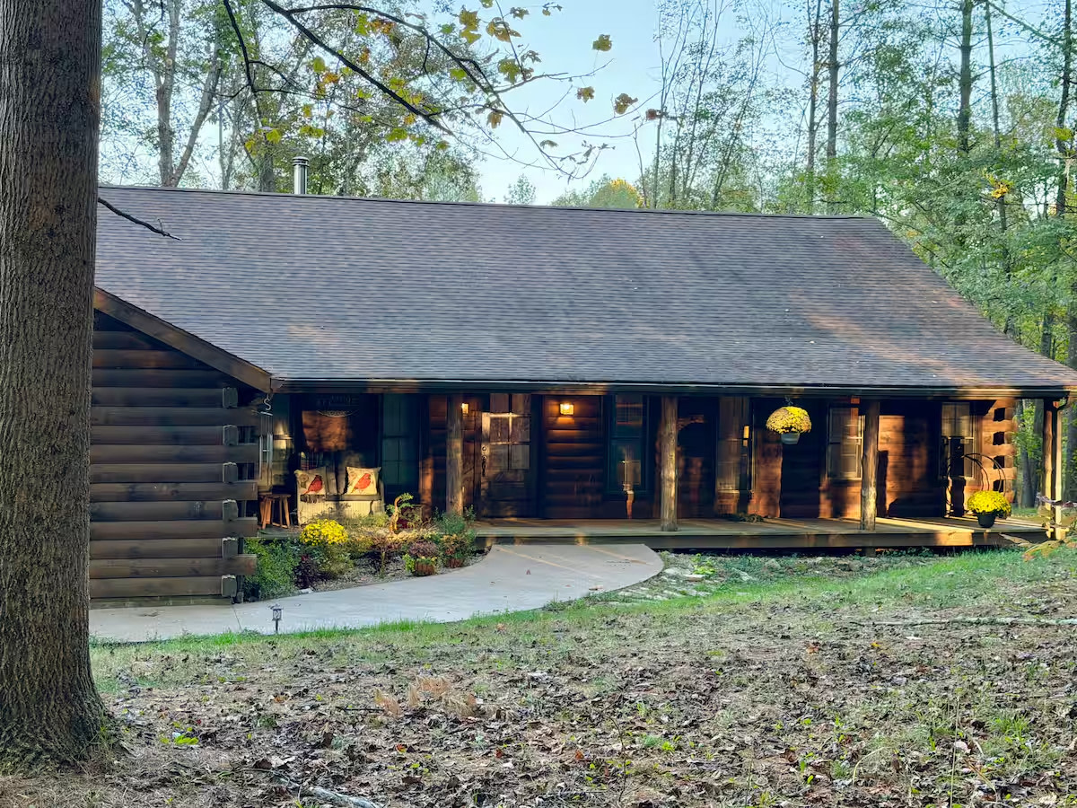 Secluded Rustic-Chic Cabin
