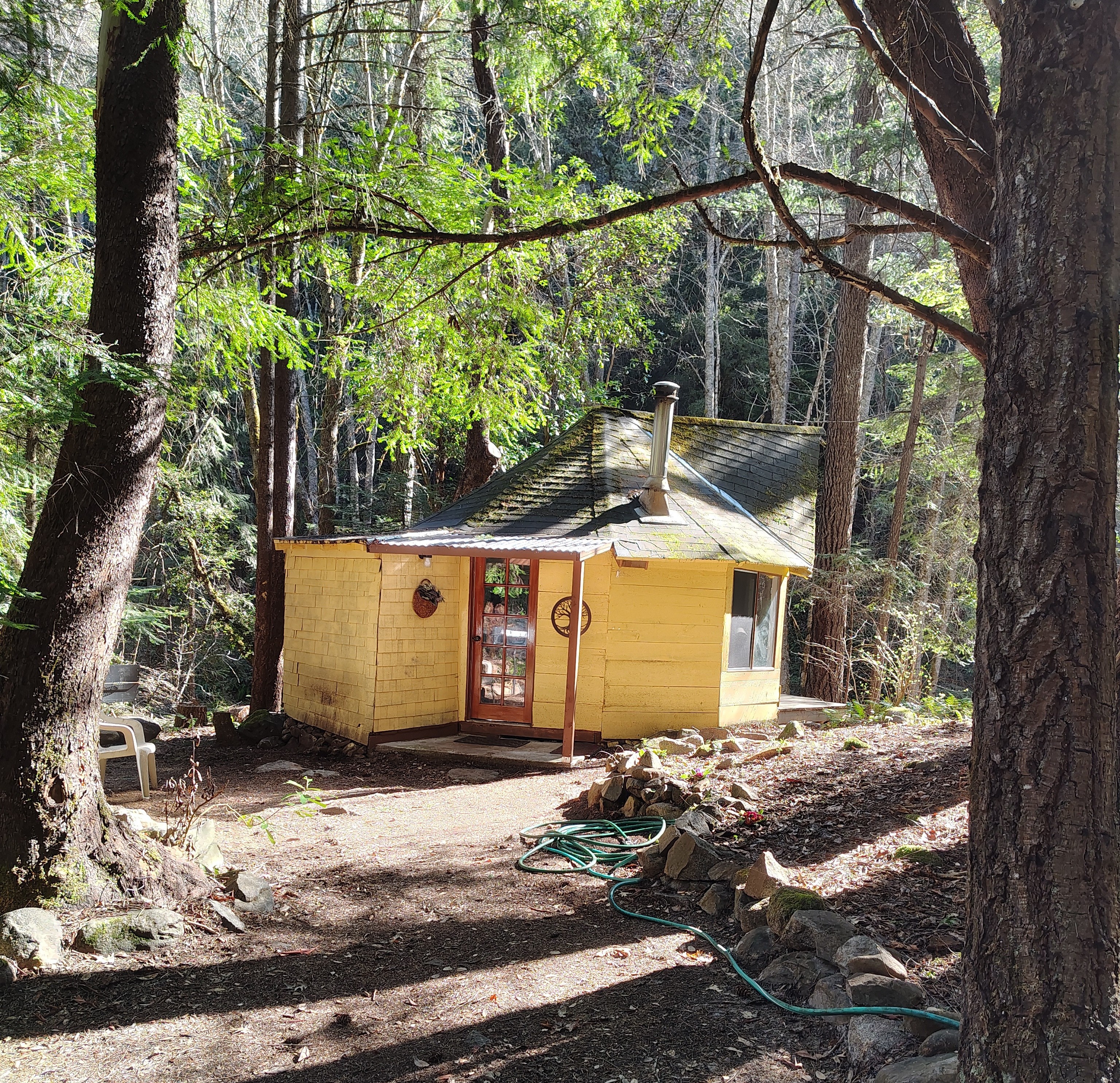 Creekside Cottage in Williams, OR