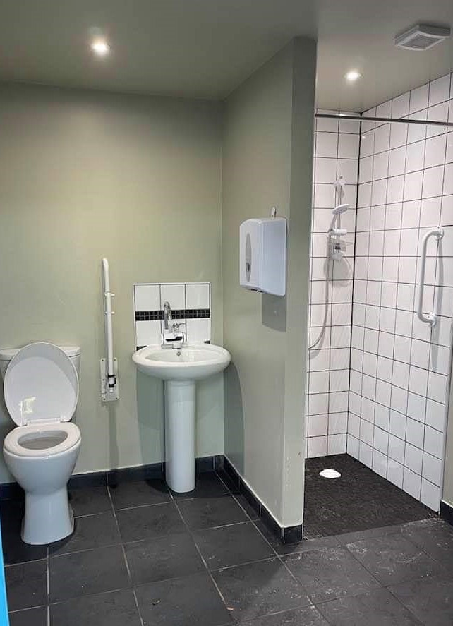 Maes Heddwch/Peaceful Field