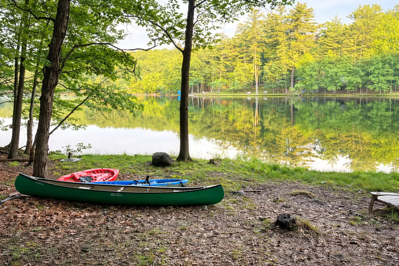 Peaceful Lakefront Stay, HotTub