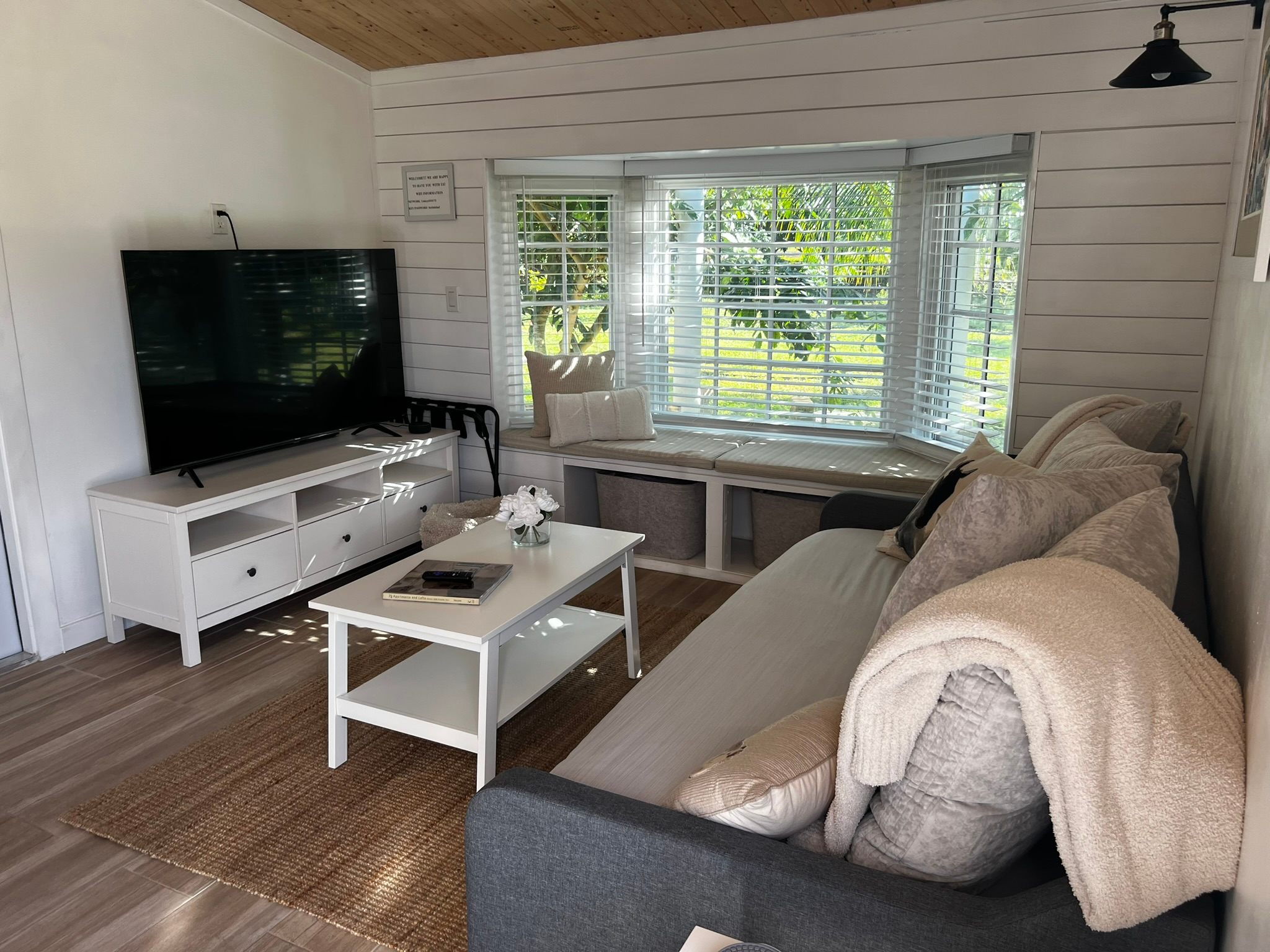 Tropical Farm Stay Retreat – Cozy Tiny Barn