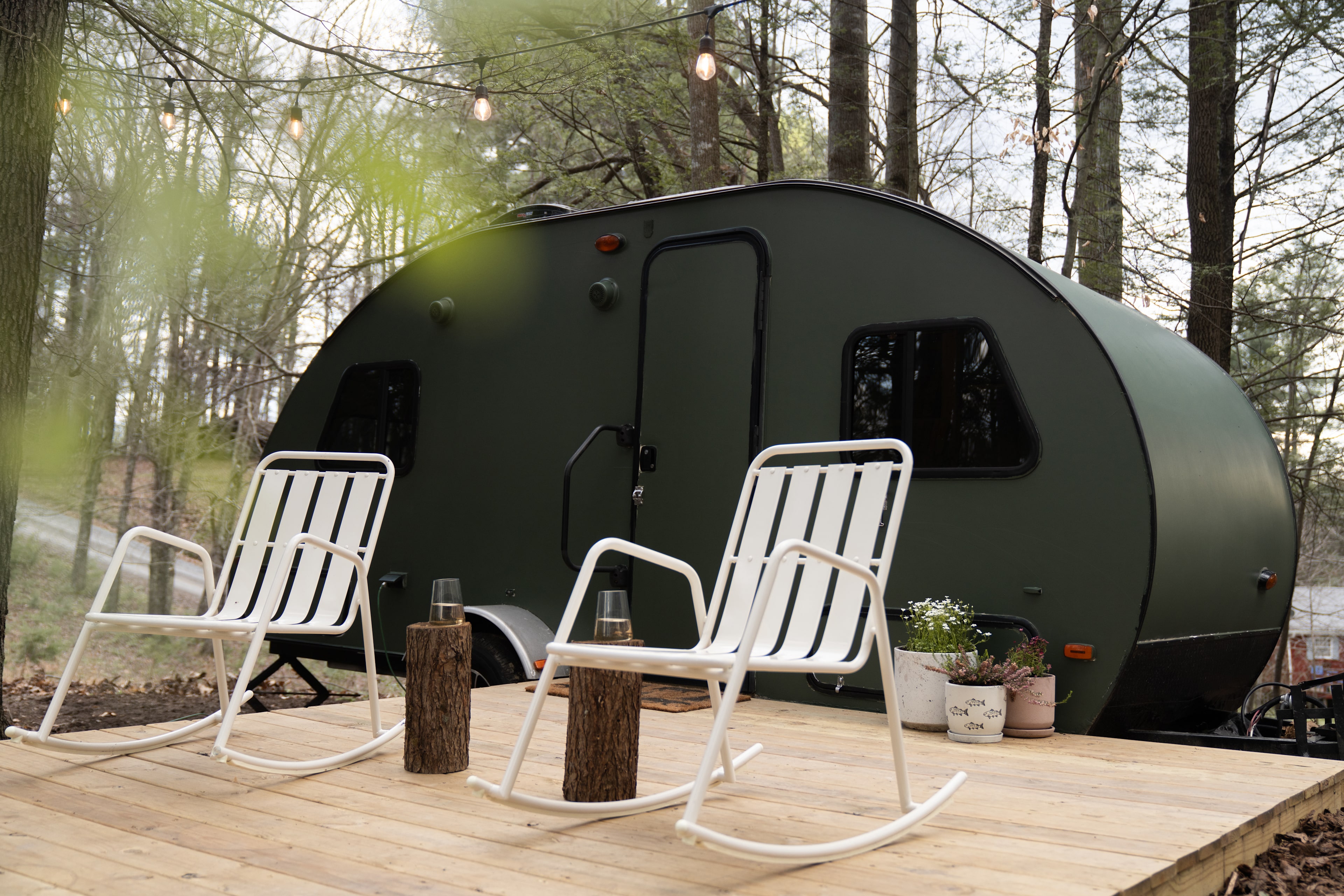 Lucky Otter Camper - Lakeside Nook