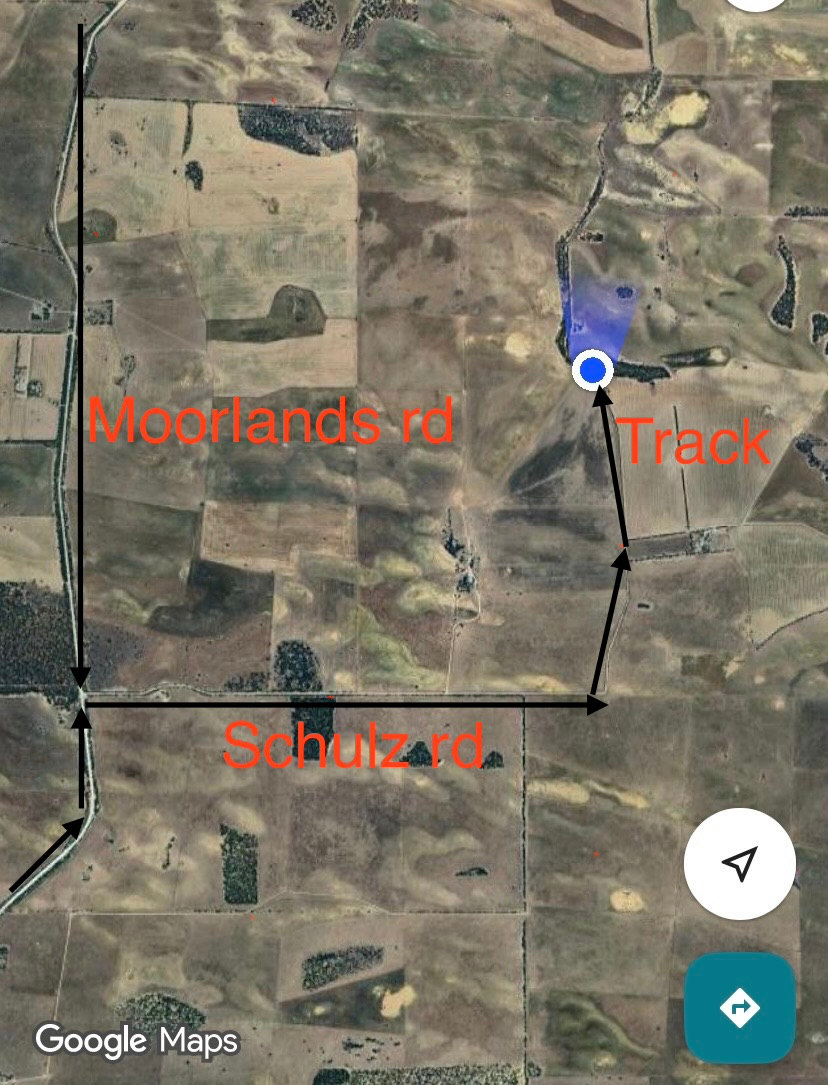Approach from either Moorlands or Wynarka. Take Schulz rd to the entrance of the property then follow the track North to the hipcamp. 