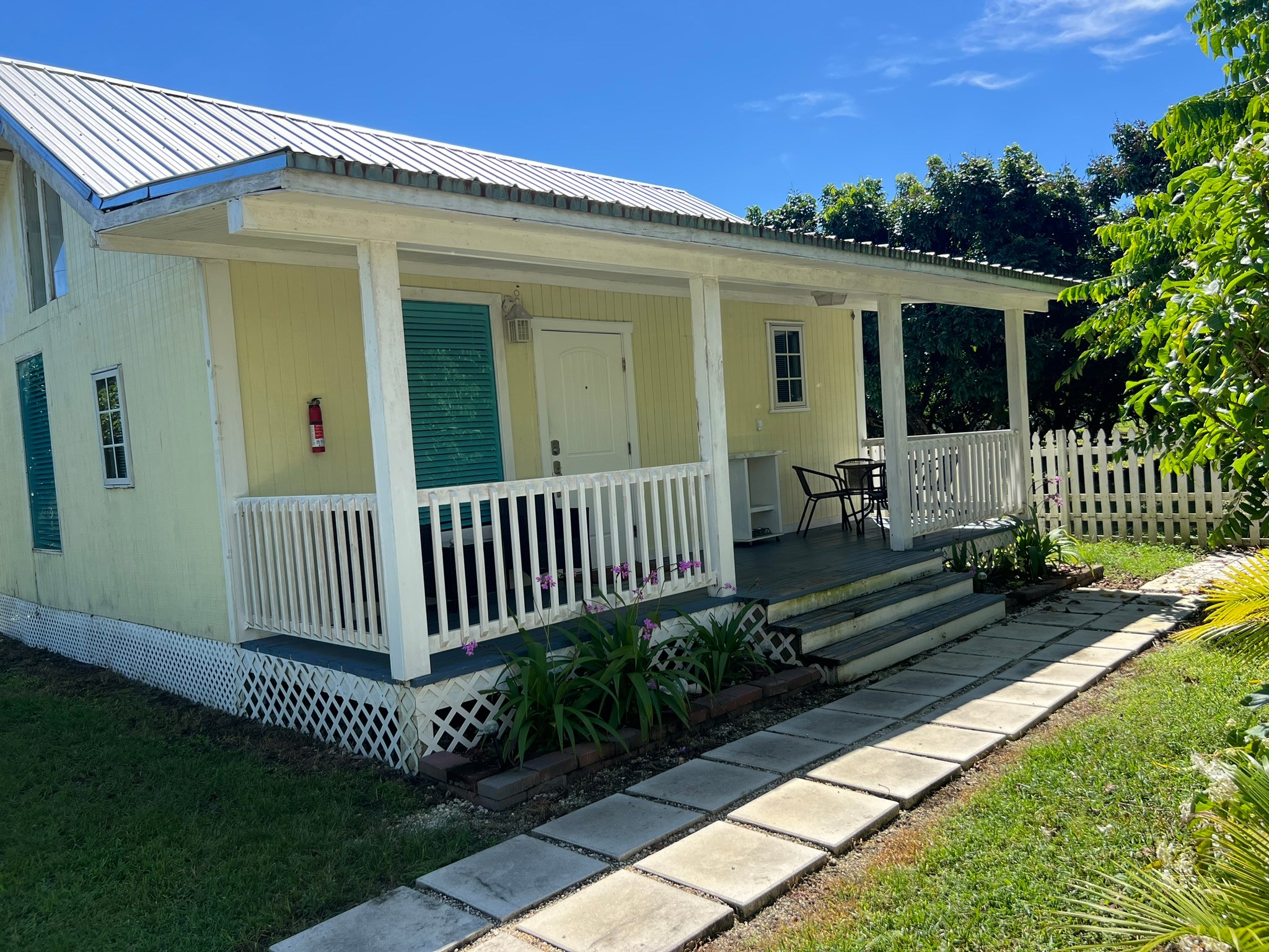 Cozy Garden Cottage near Miami