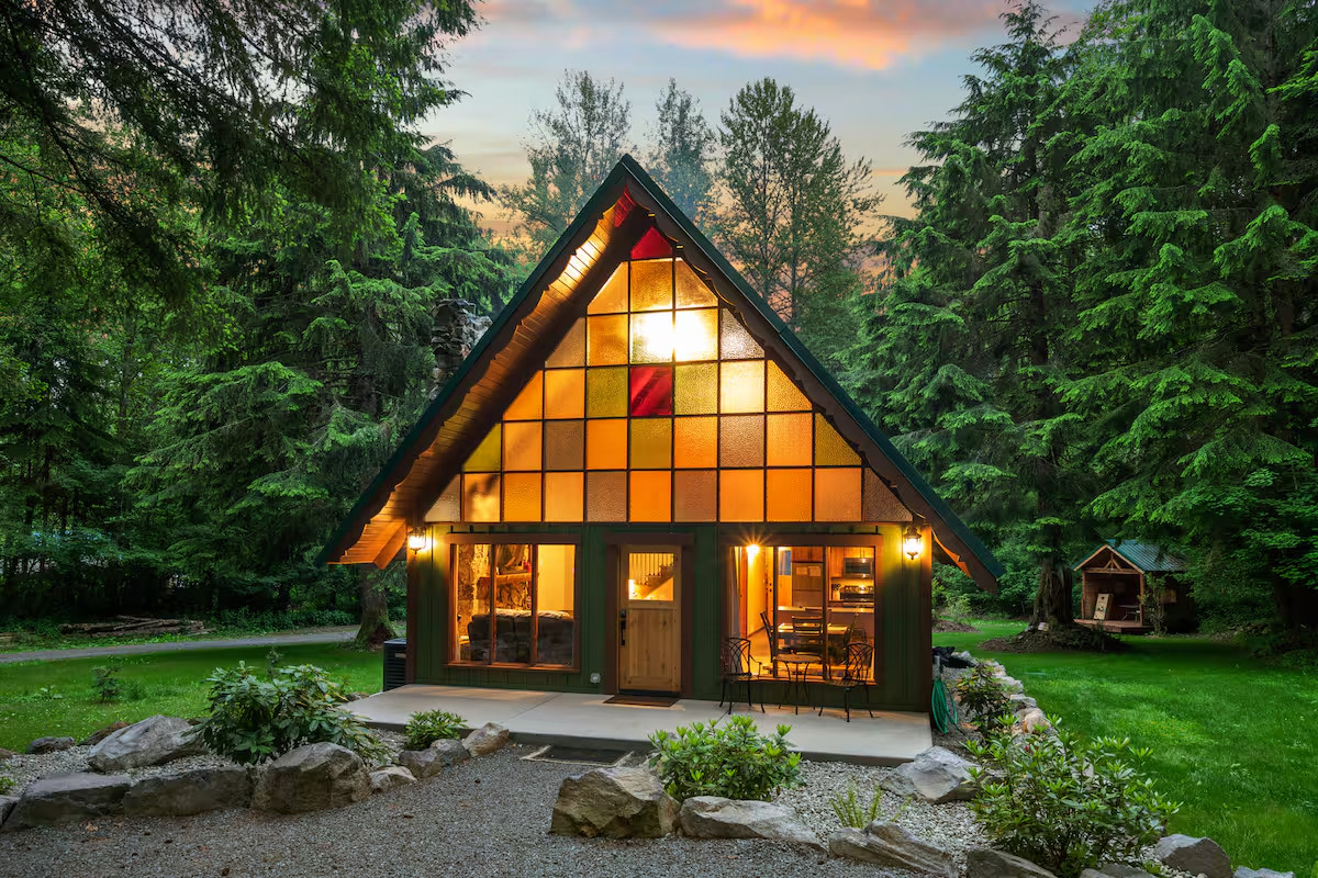 Rainier A-Frame Chalet in the Woods