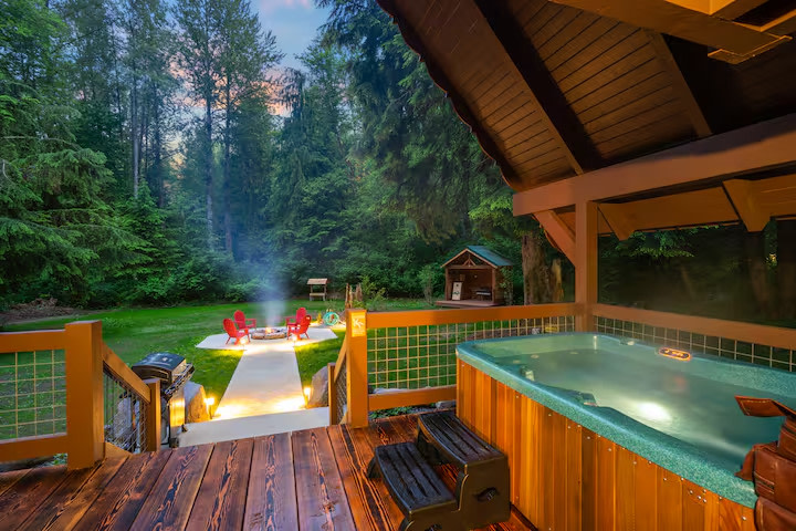 Rainier A-Frame Chalet in the Woods