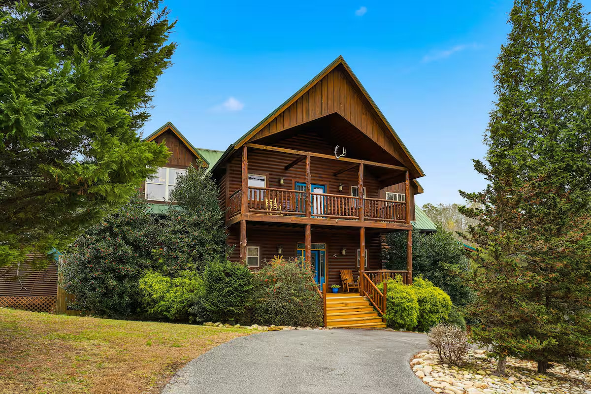 4BR Cabin w/ Yard, Office, Hot Tub & Firepit!