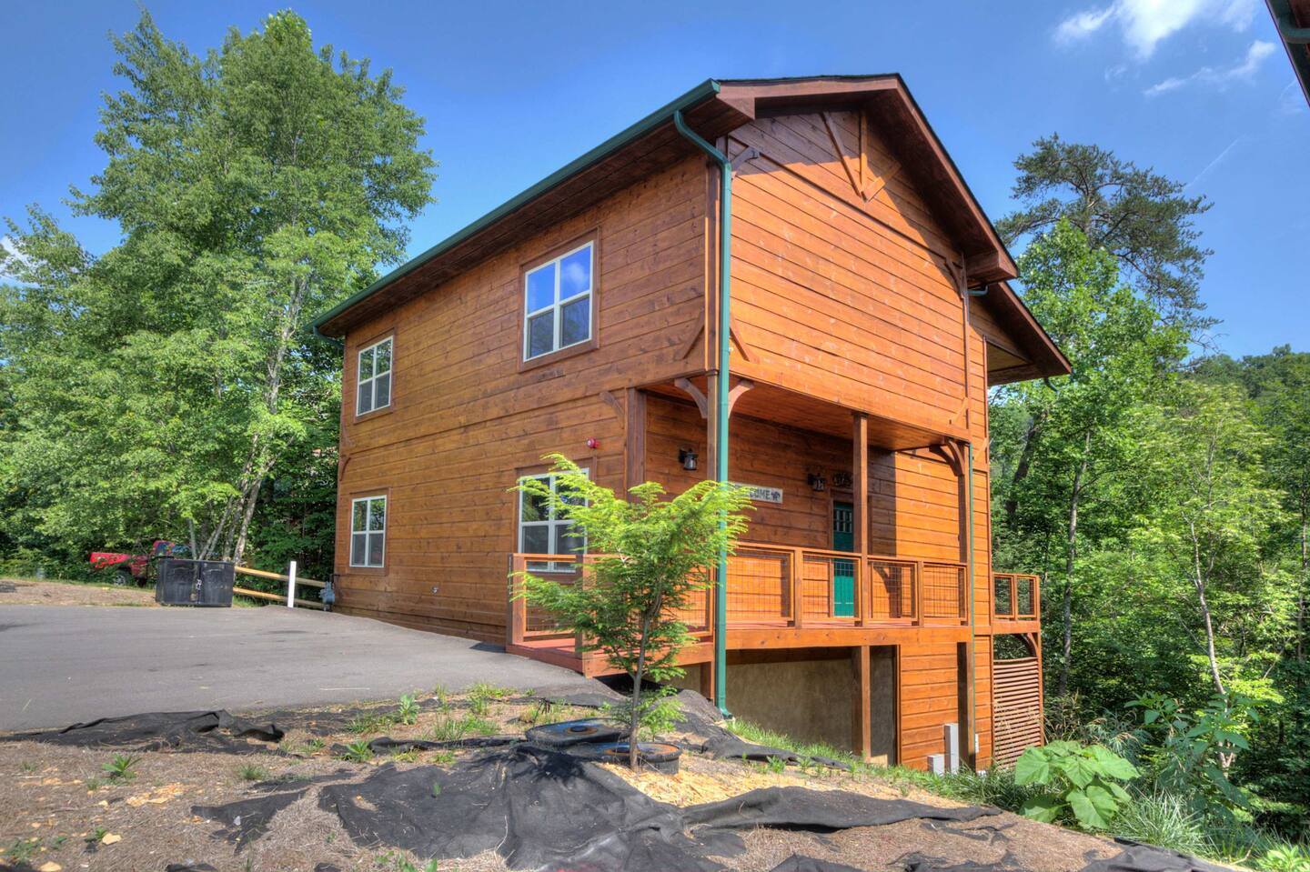 New 5K Suites | Hot Tub | Game Room | Near GSMNP