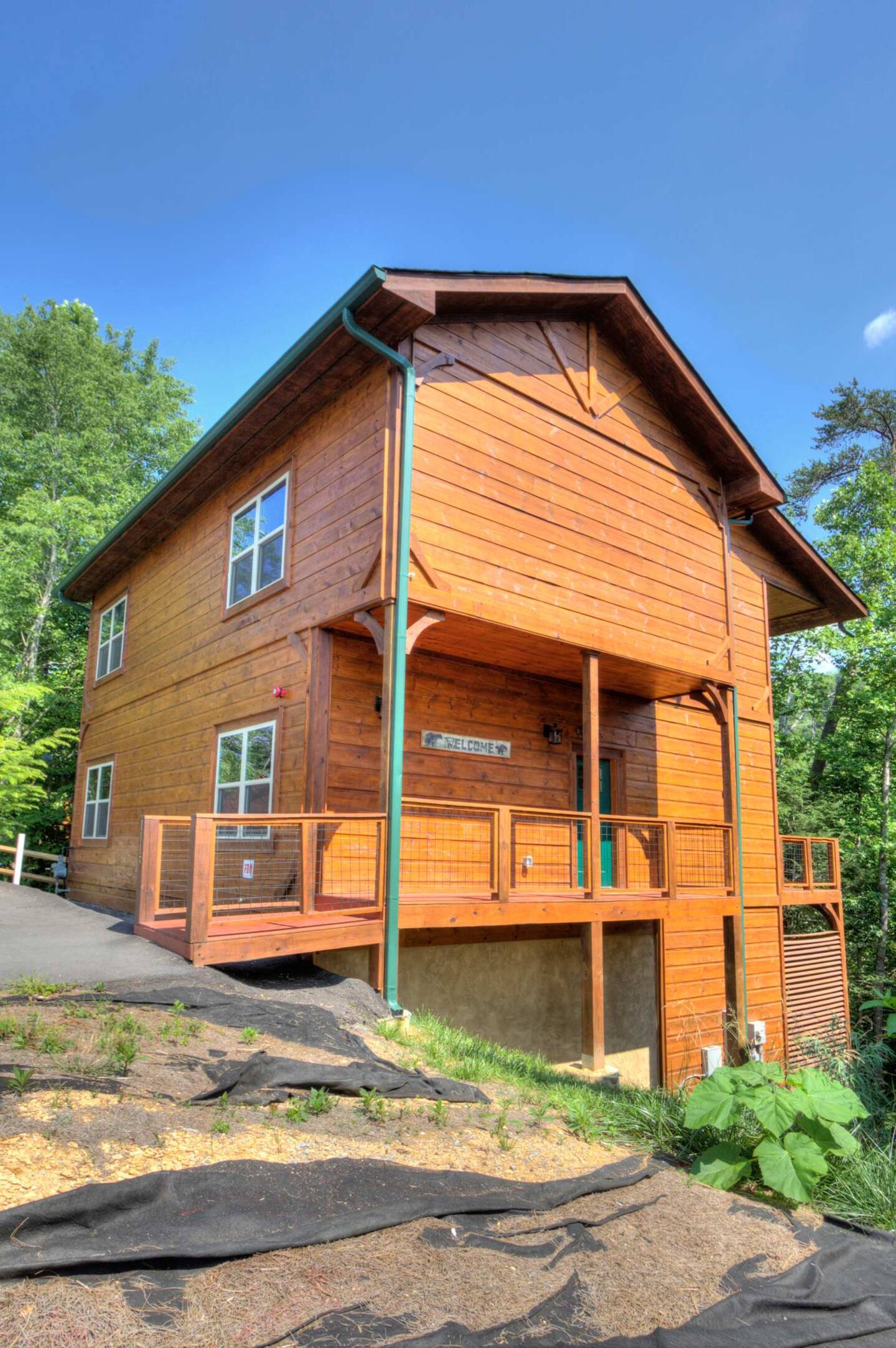 New 5K Suites | Hot Tub | Game Room | Near GSMNP