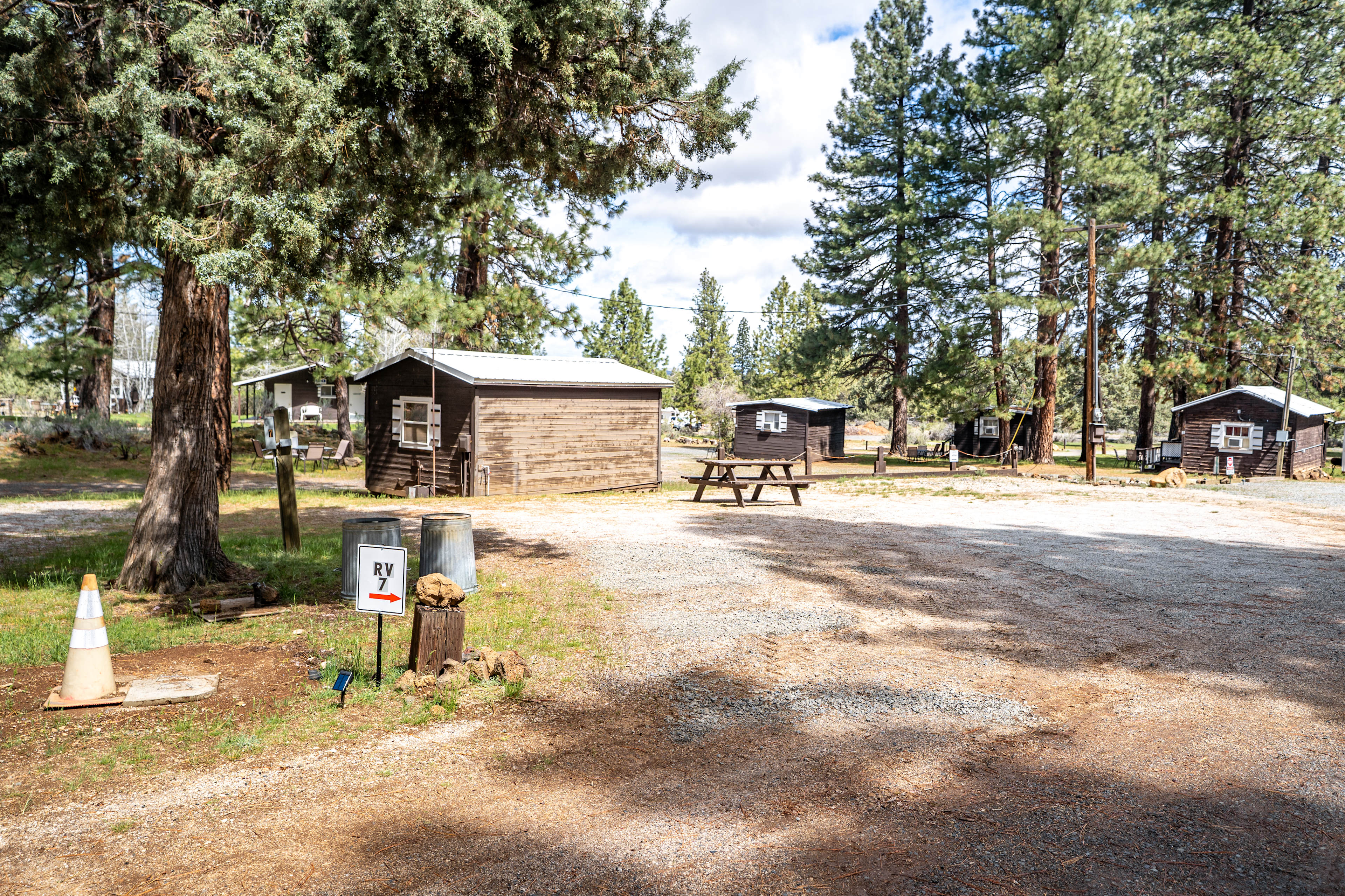 Hawk's Nest RV & Cabin Park