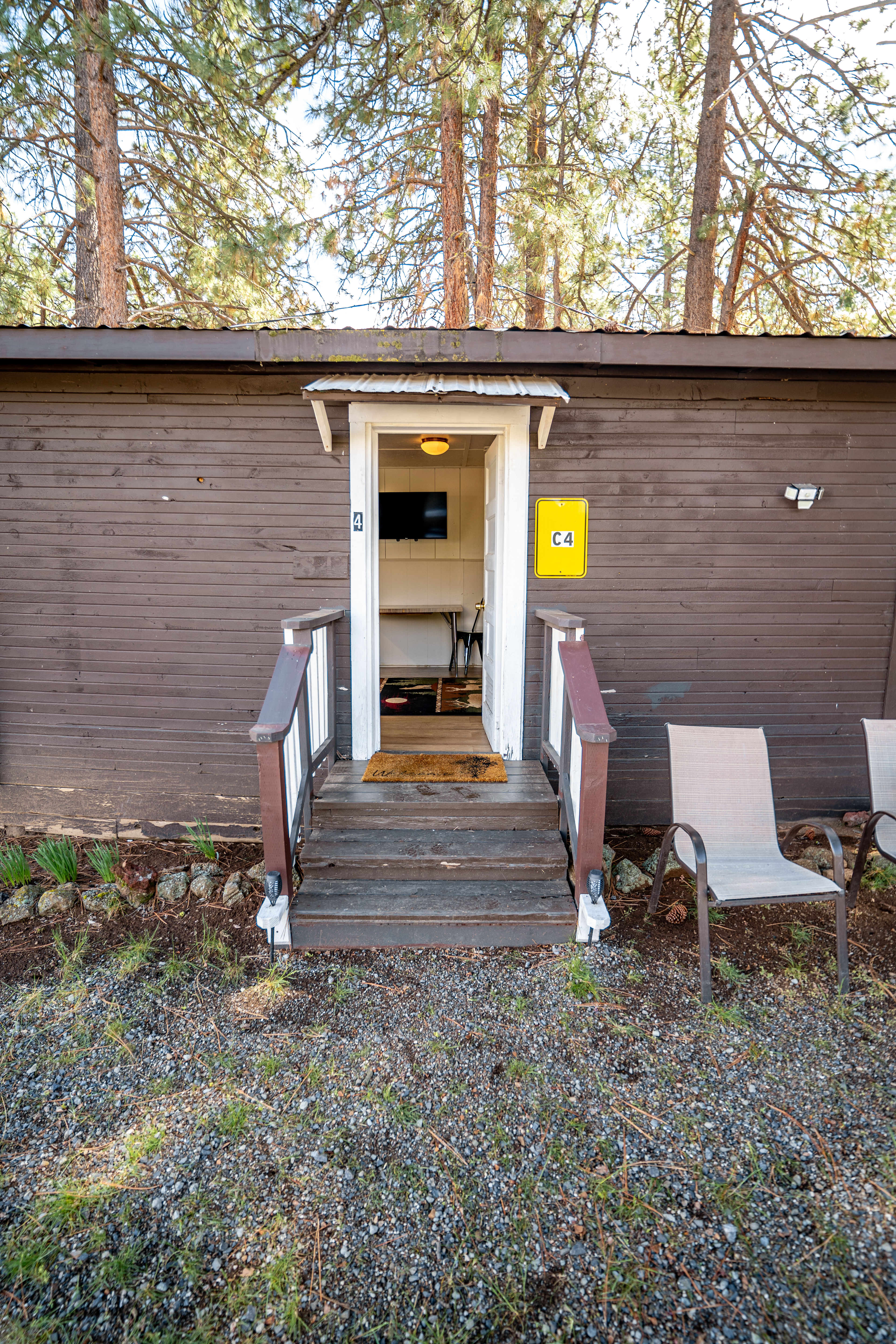 Hawk's Nest RV & Cabin Park