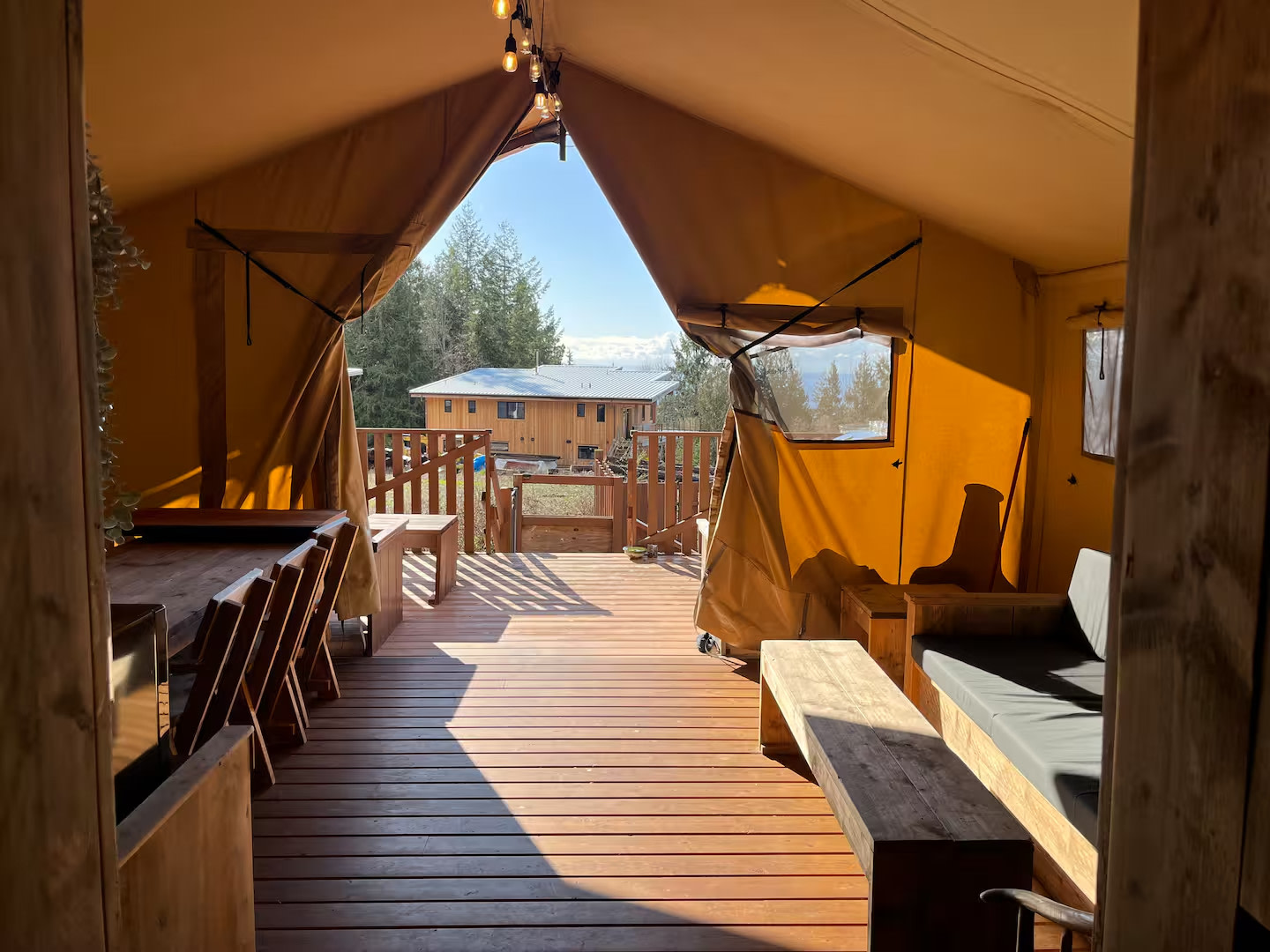 Deluxe Yurt in the Creek