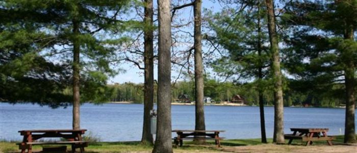 Pickerel Lakeside Campground and Cottages