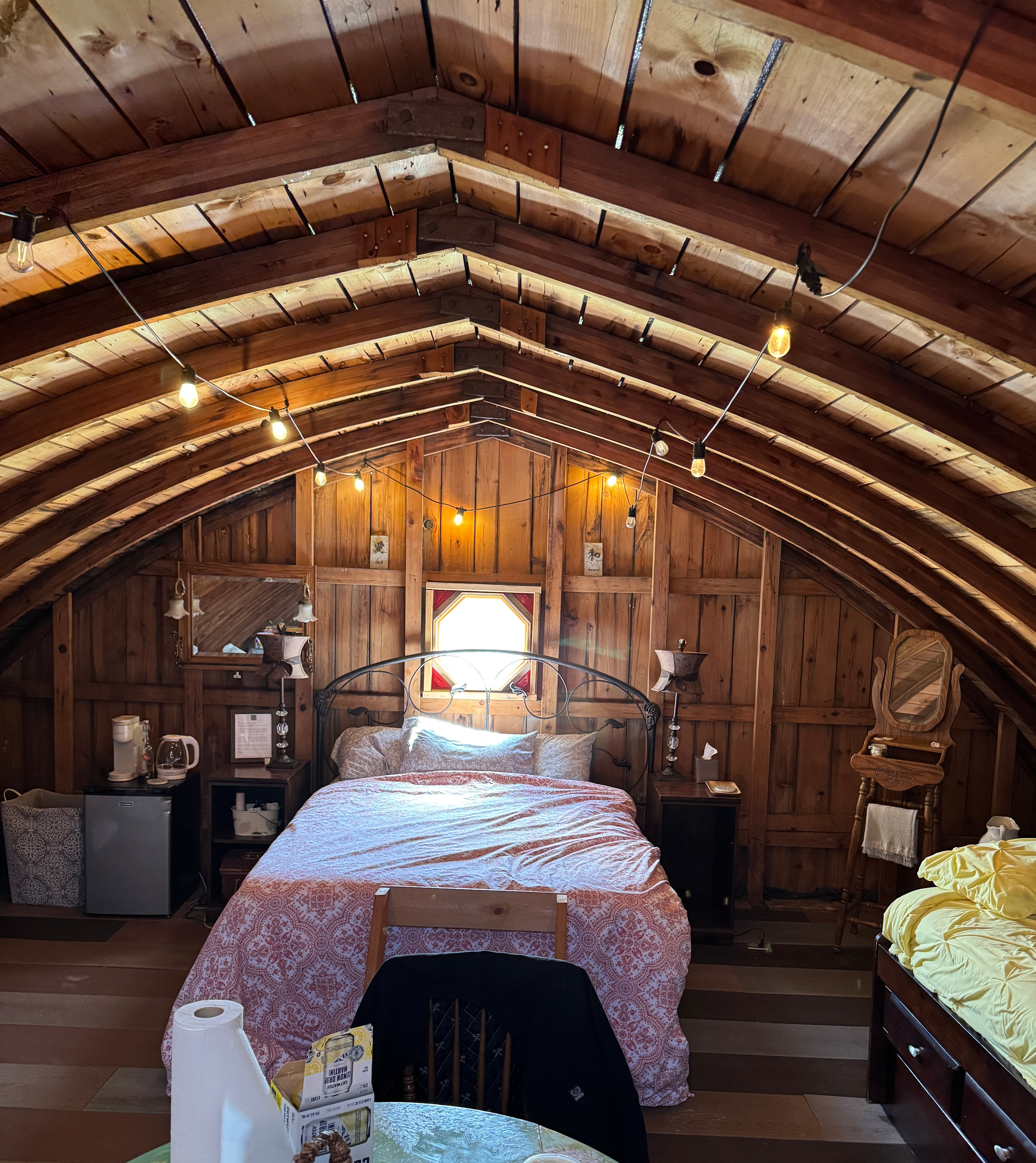 Cozy Lofted Barn Retreat