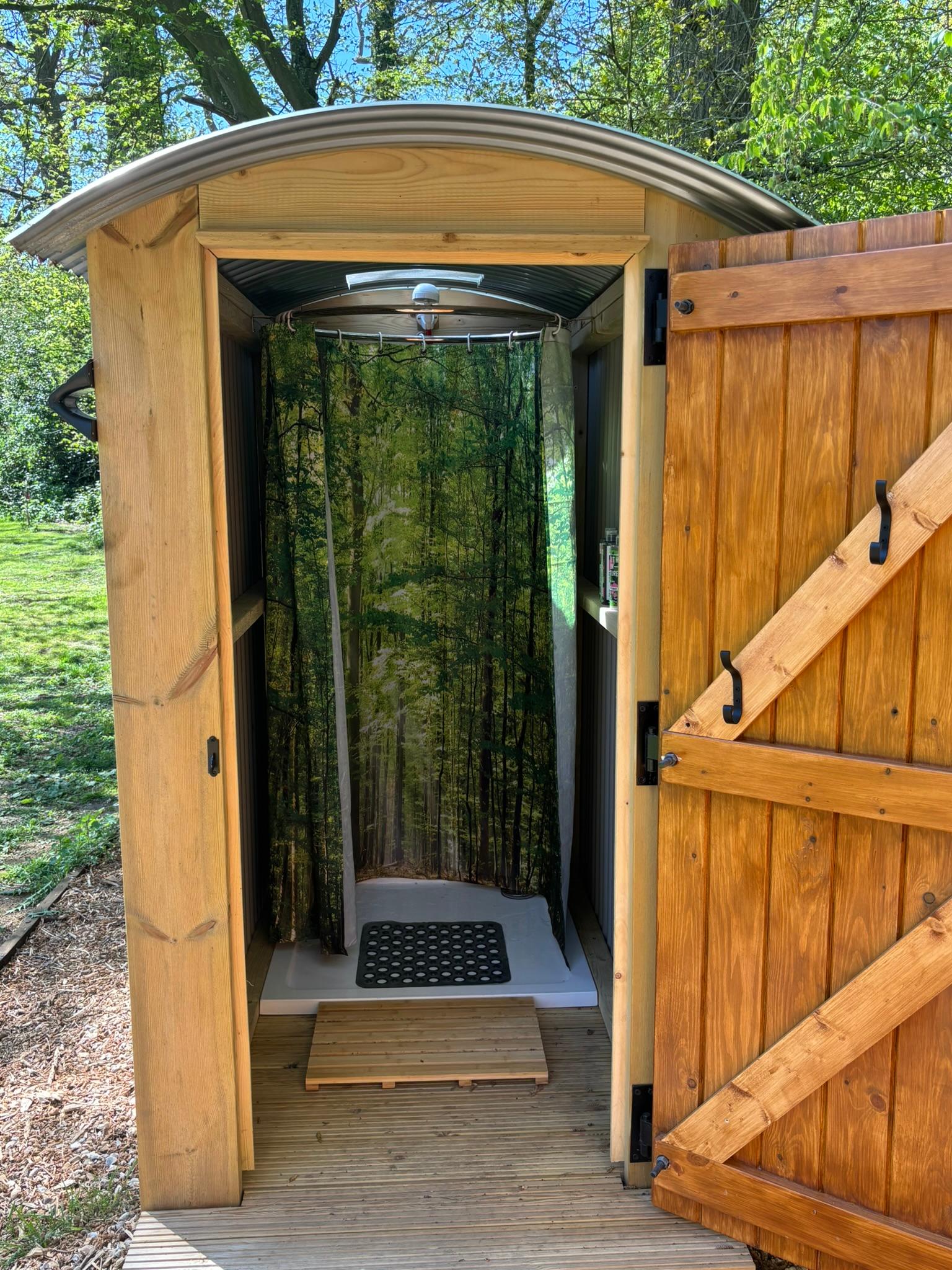 Hill Cottage Woodland Glamping