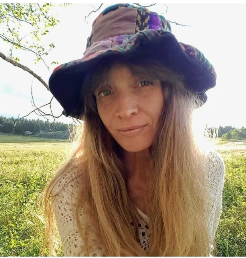 Greetings! I am your host, Christine, here at Wildflower Meadows. I look forward to meeting you!