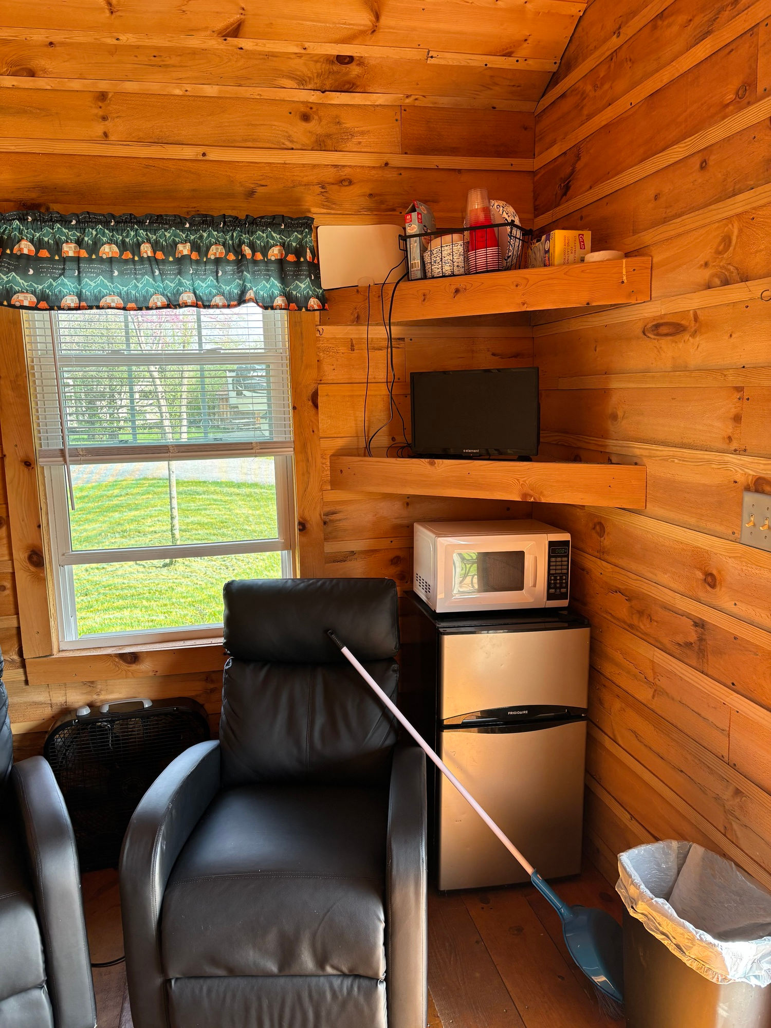 Red's Twilight On The Erie Retreat