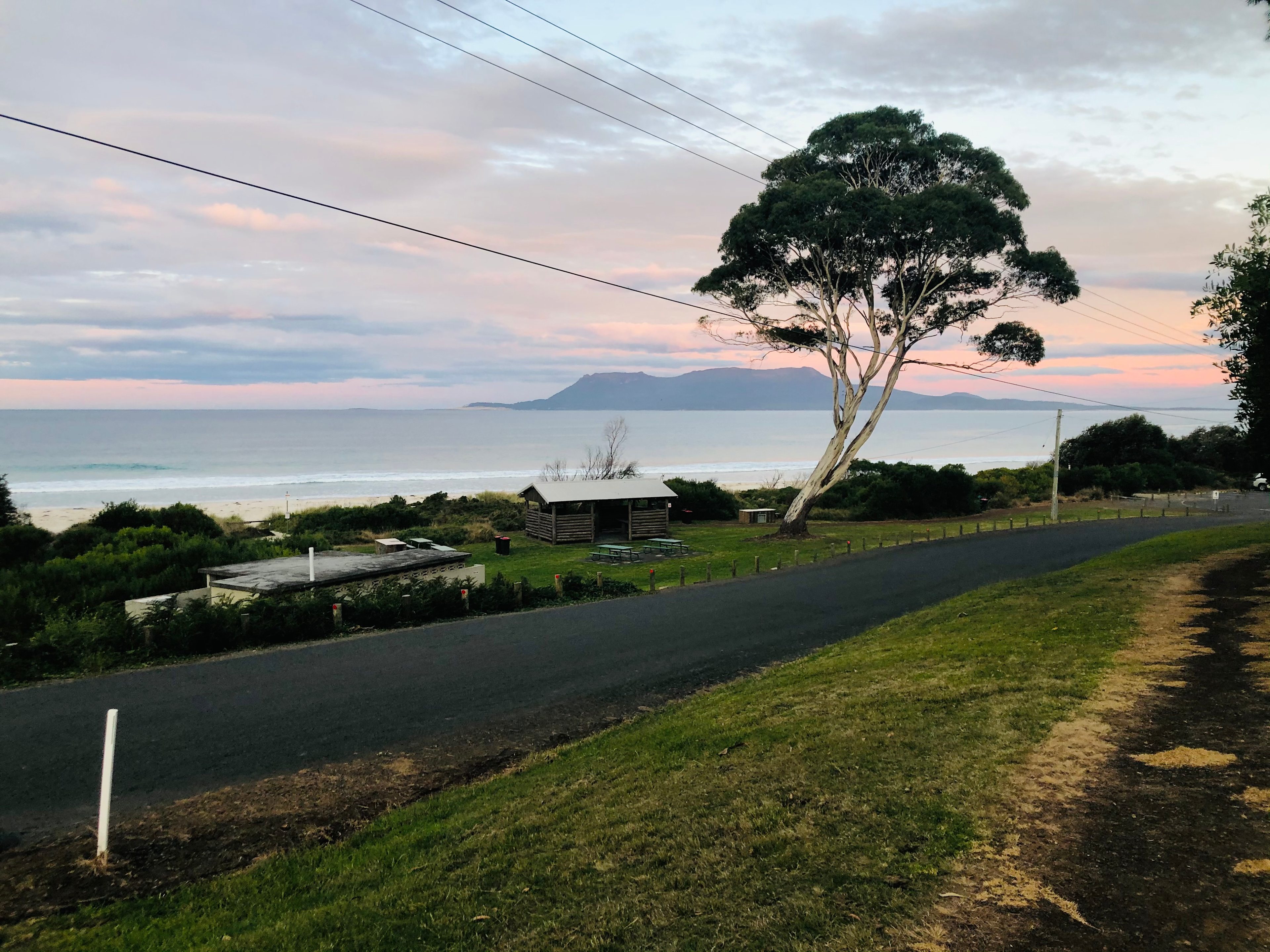 A short walk from “Banksia” to the beach, public bbq facilities and toilets.