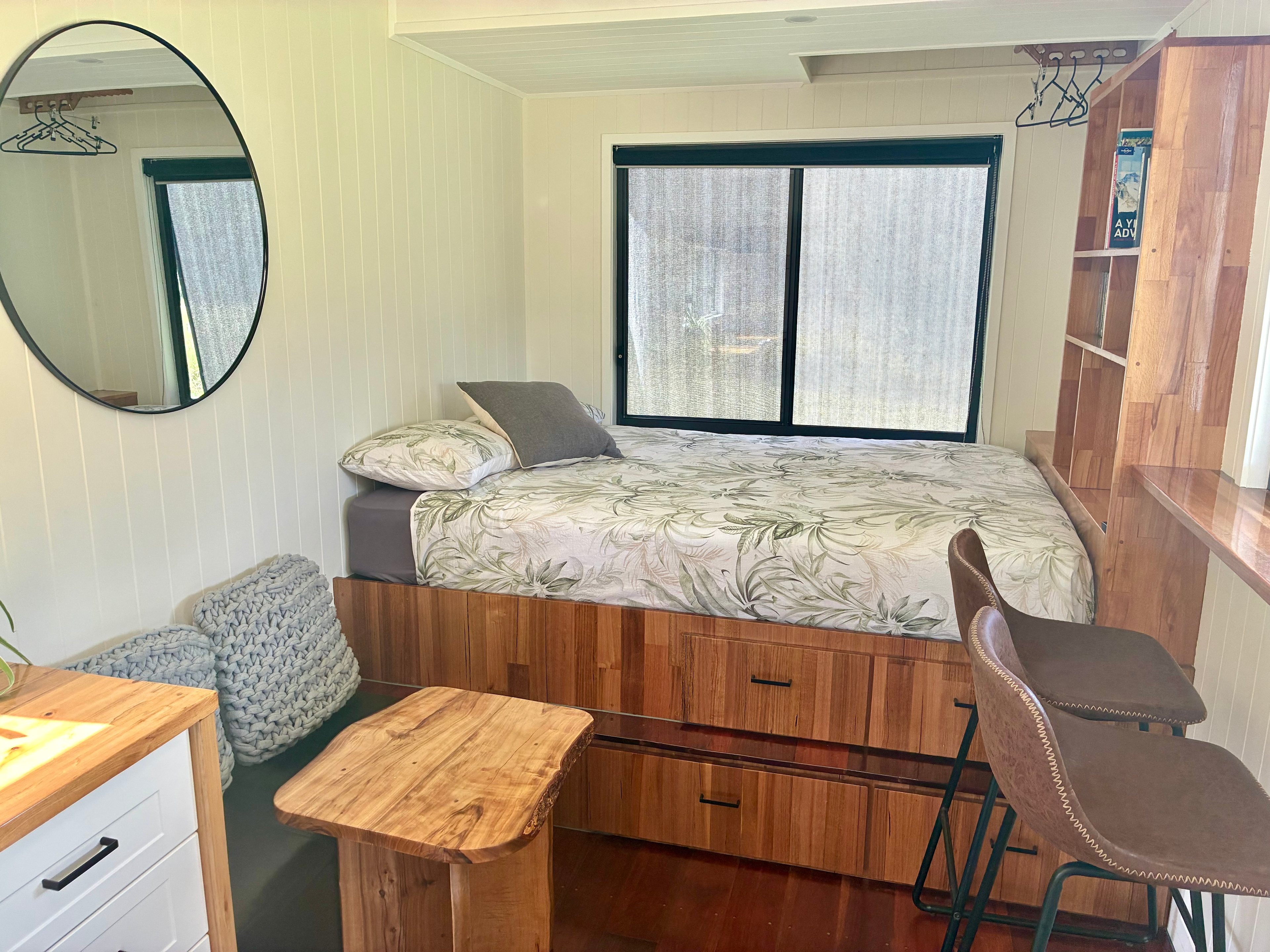 Bee Farm Off-Grid Tiny Home Stay