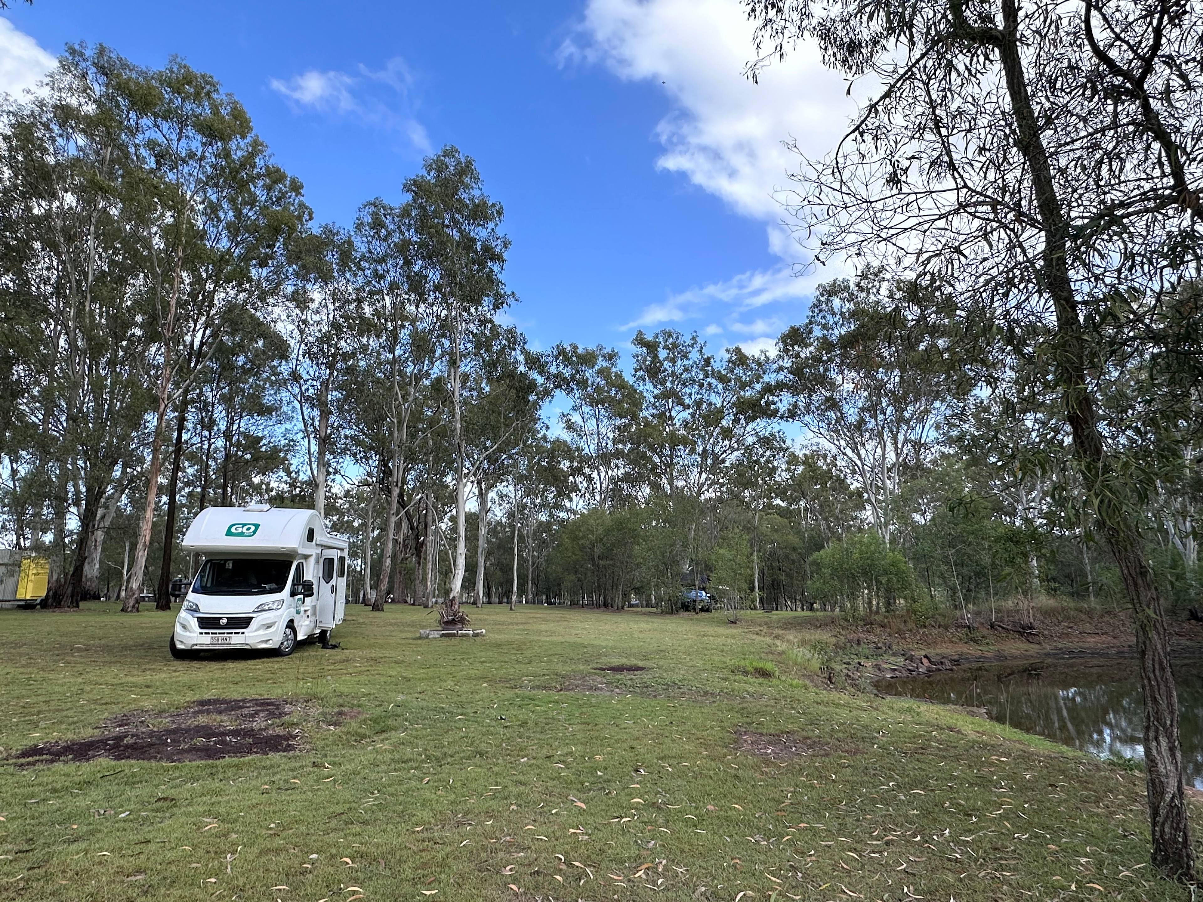 Flexible campsites with no near neighbours 