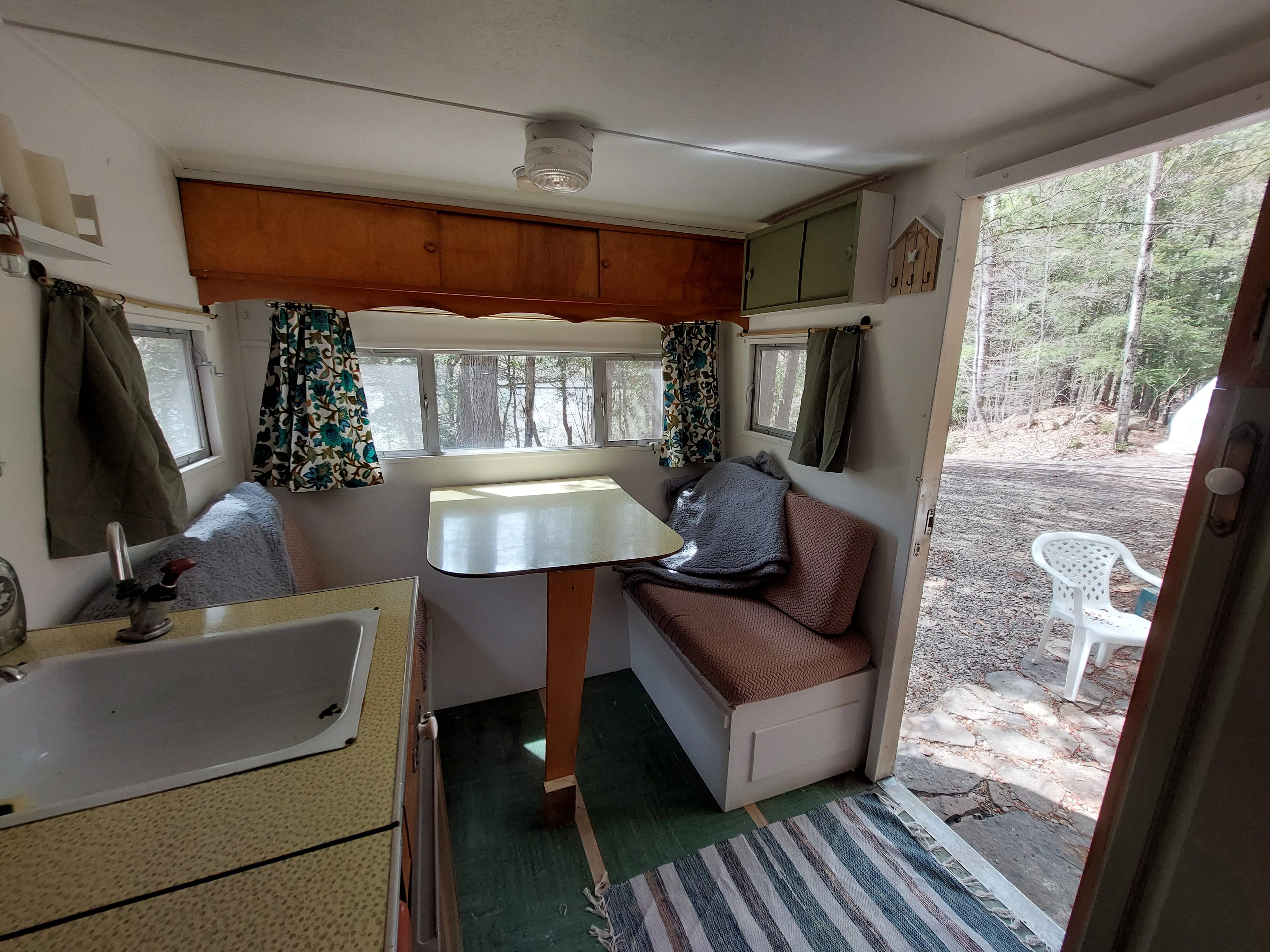 River view dinning table