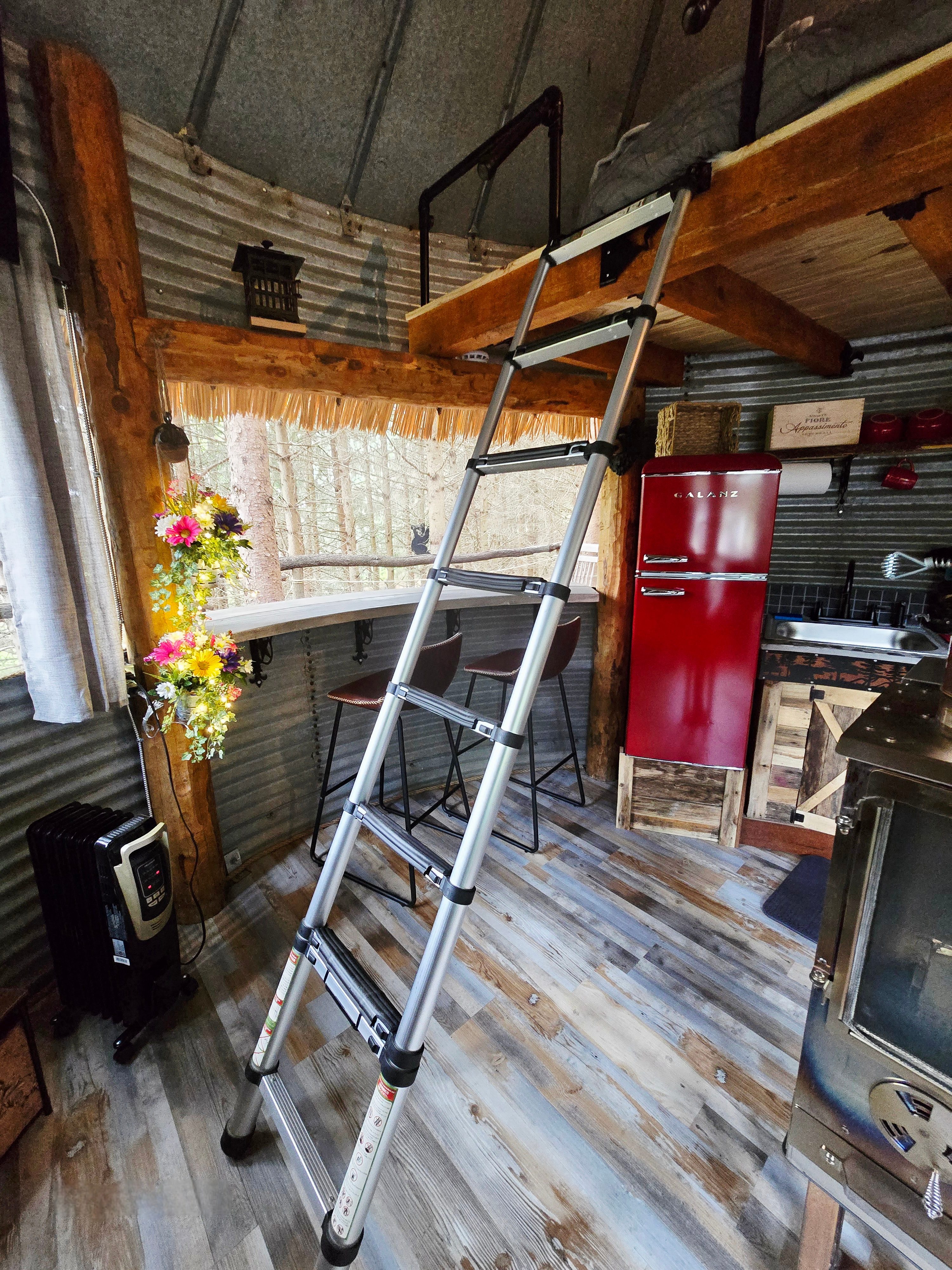 Bin There Treehouse Glamping