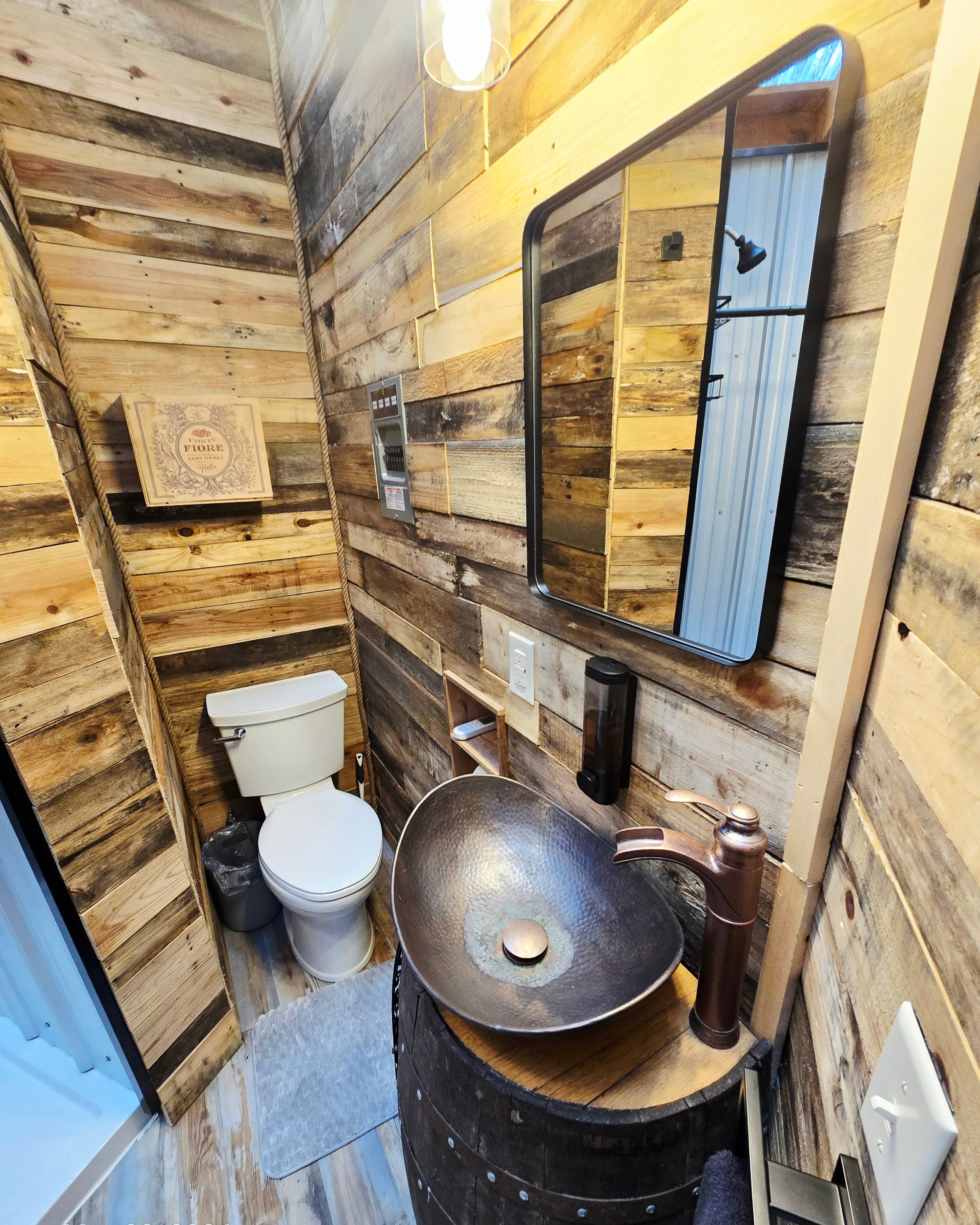 Bin There Treehouse Glamping