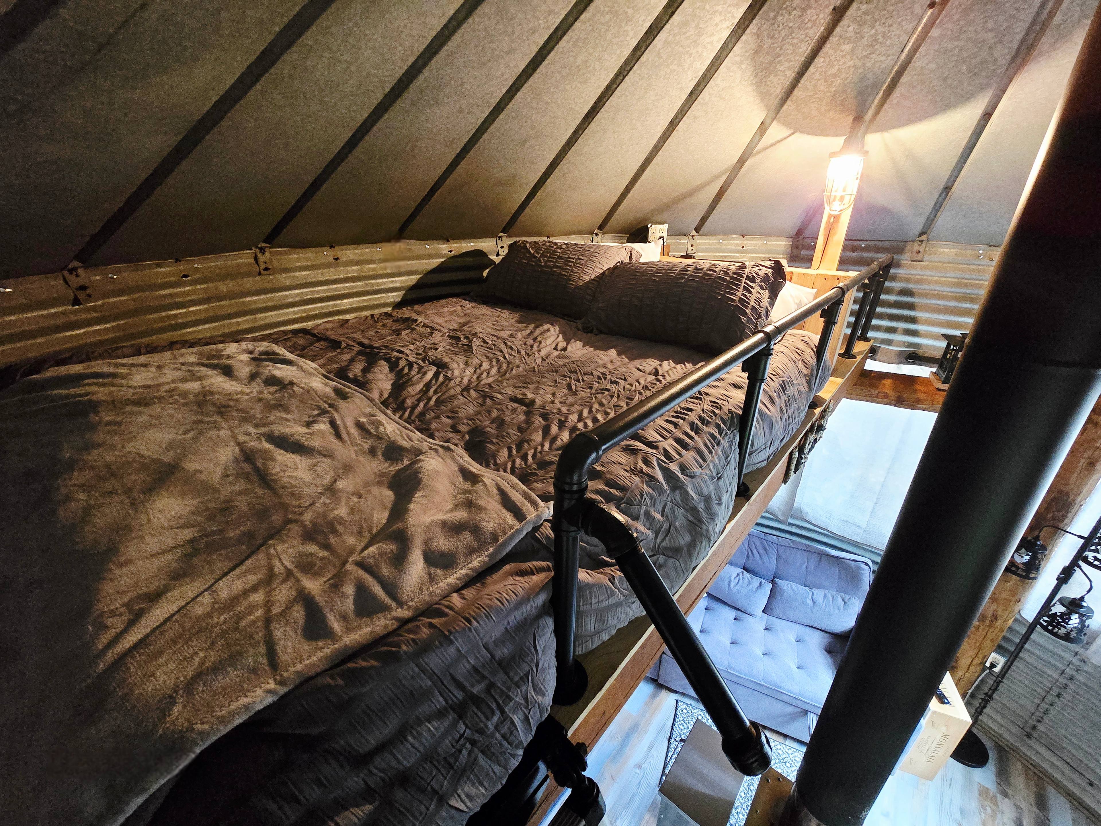 Bin There Treehouse Glamping