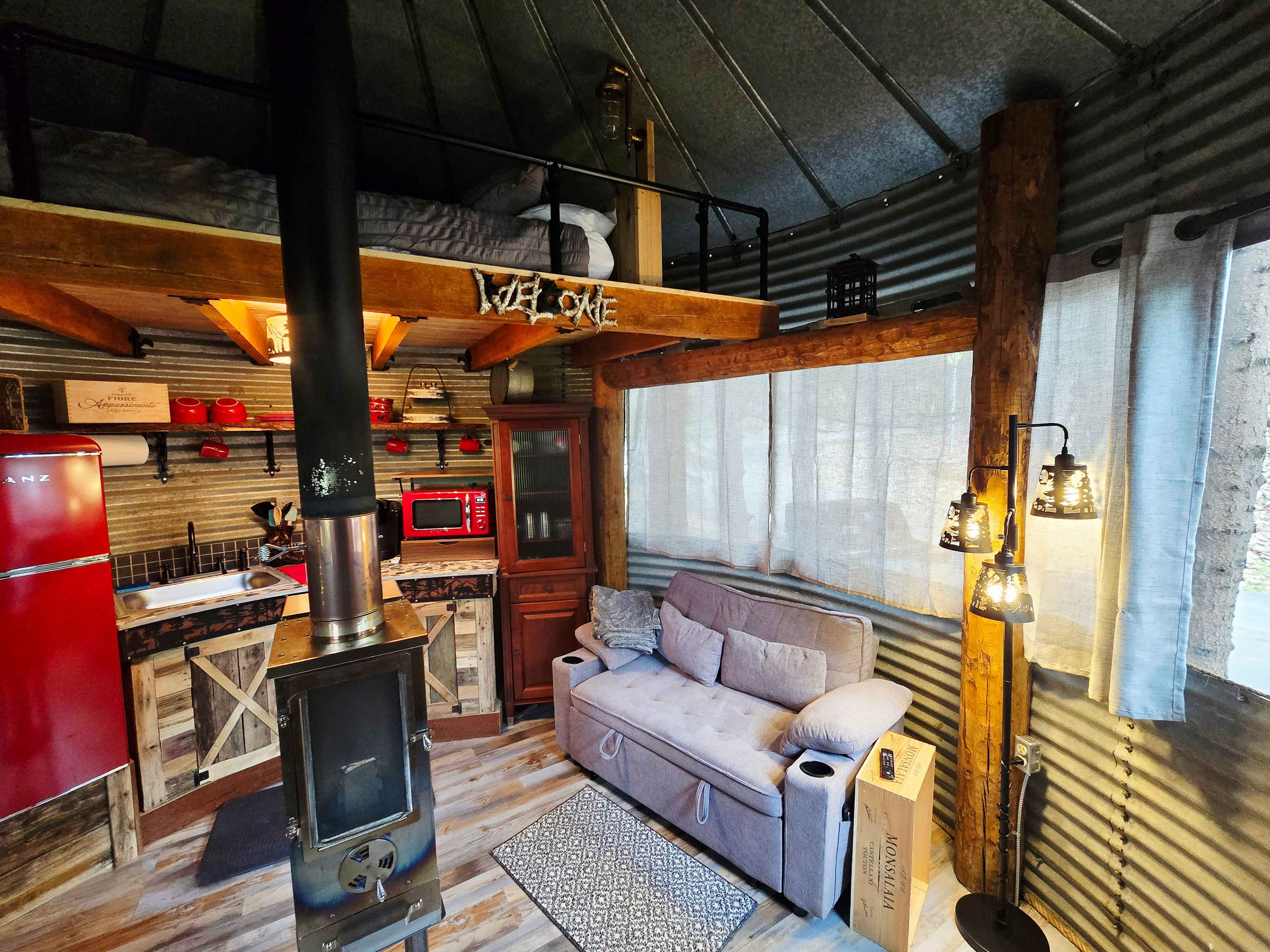 Bin There Treehouse Glamping