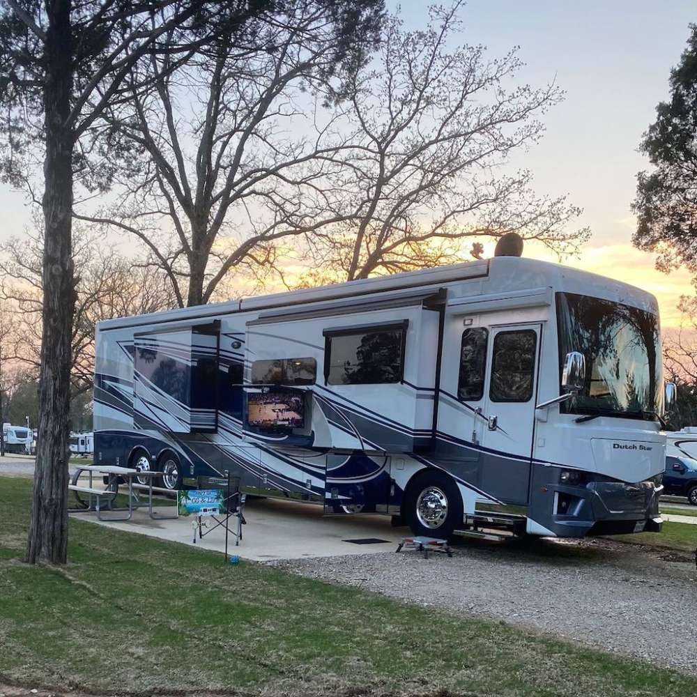 Blue Sky At Cedar Creek Lake RV Park