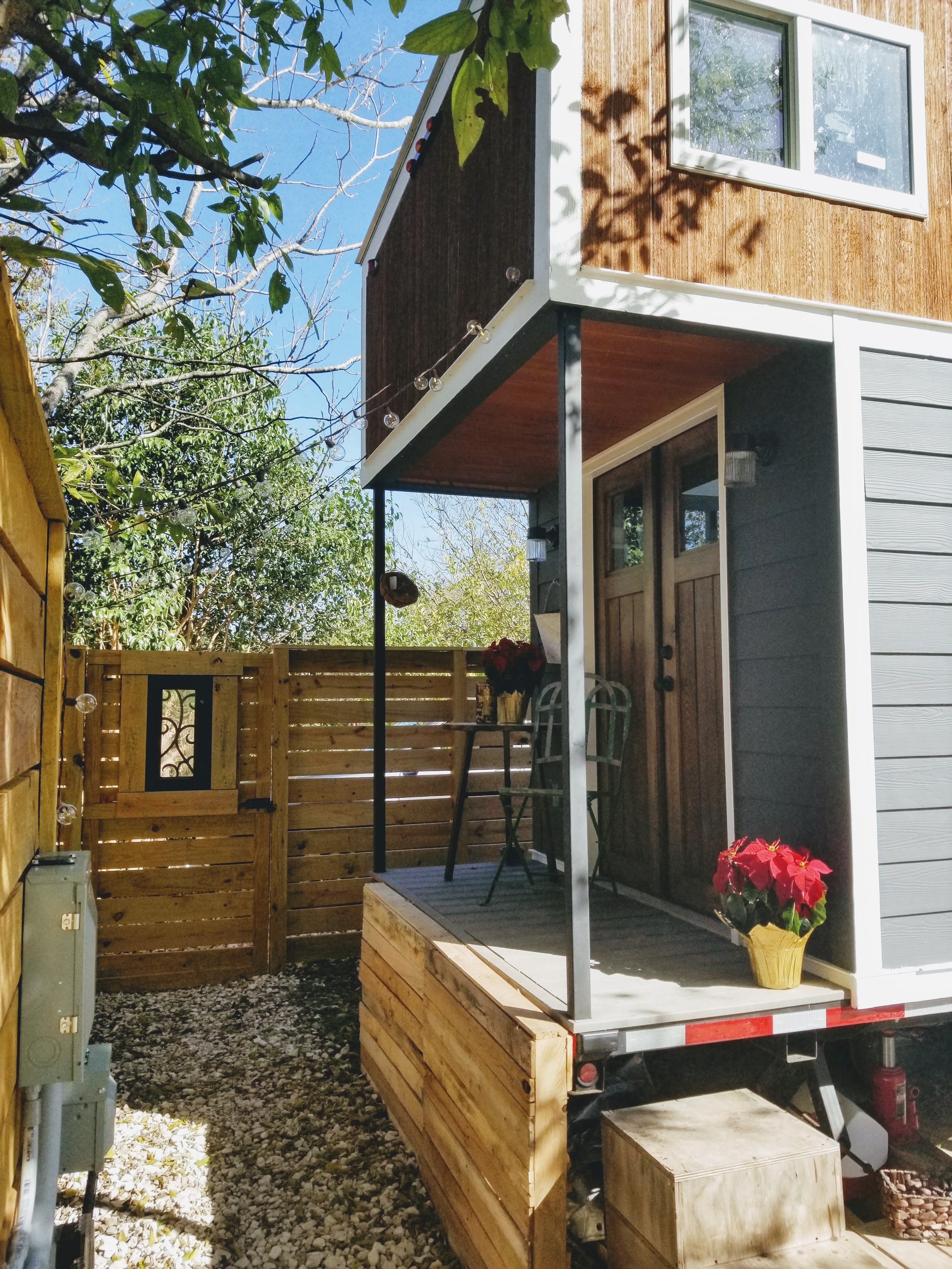 Tiny House With A Fenced Yard!