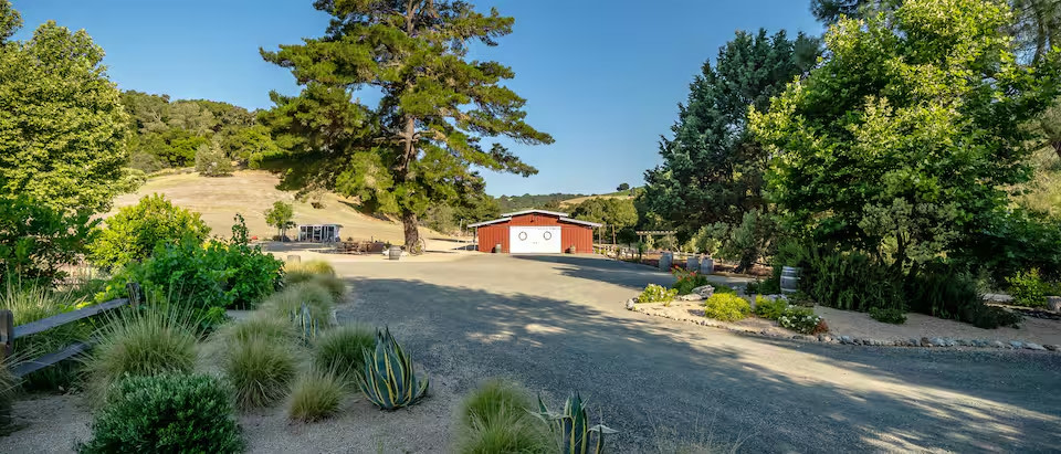 The LUXE barn: Grand Rouge @Farm Blanc Et Rouge