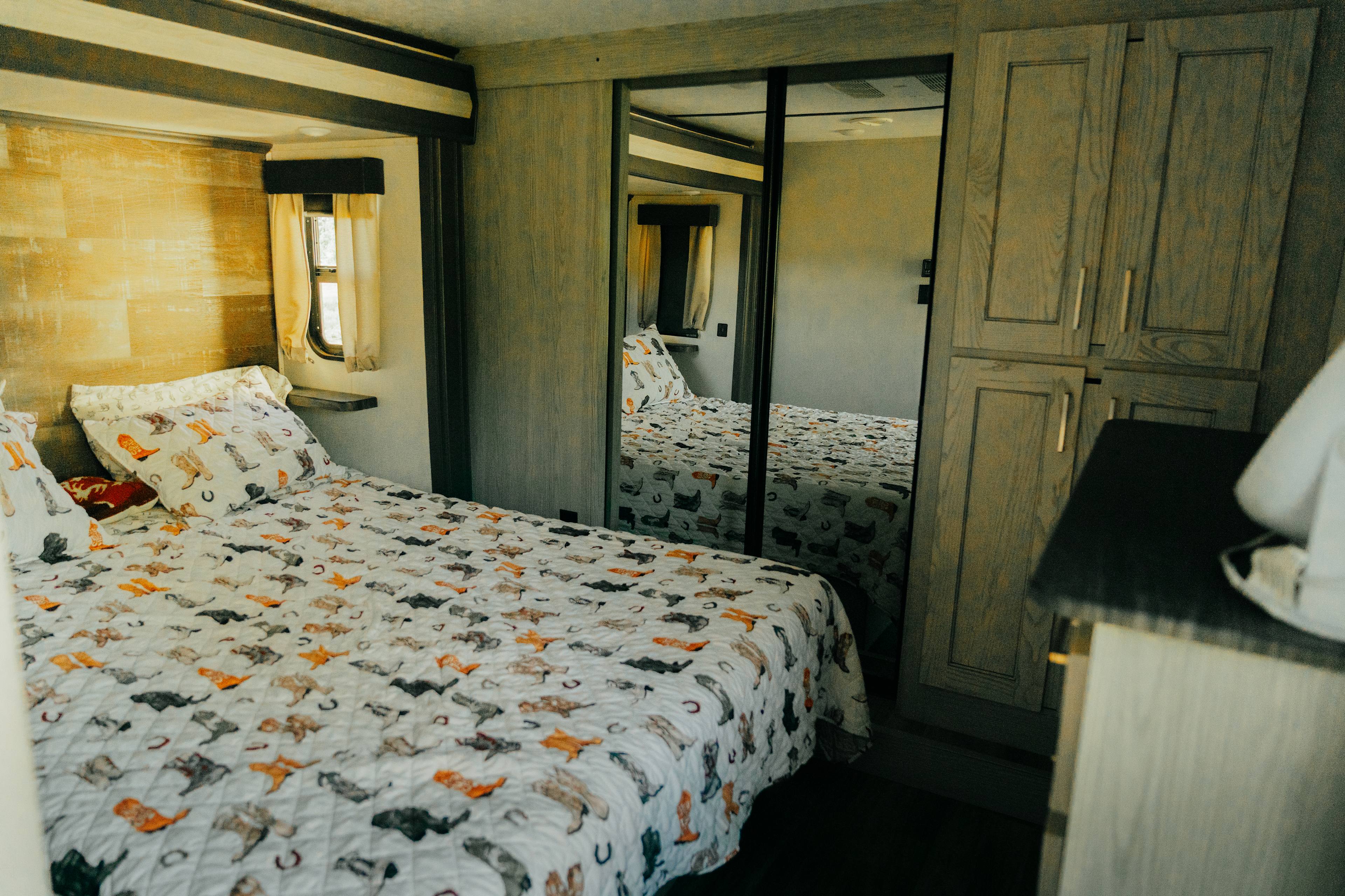 Ria's Ranch, 5th Wheel