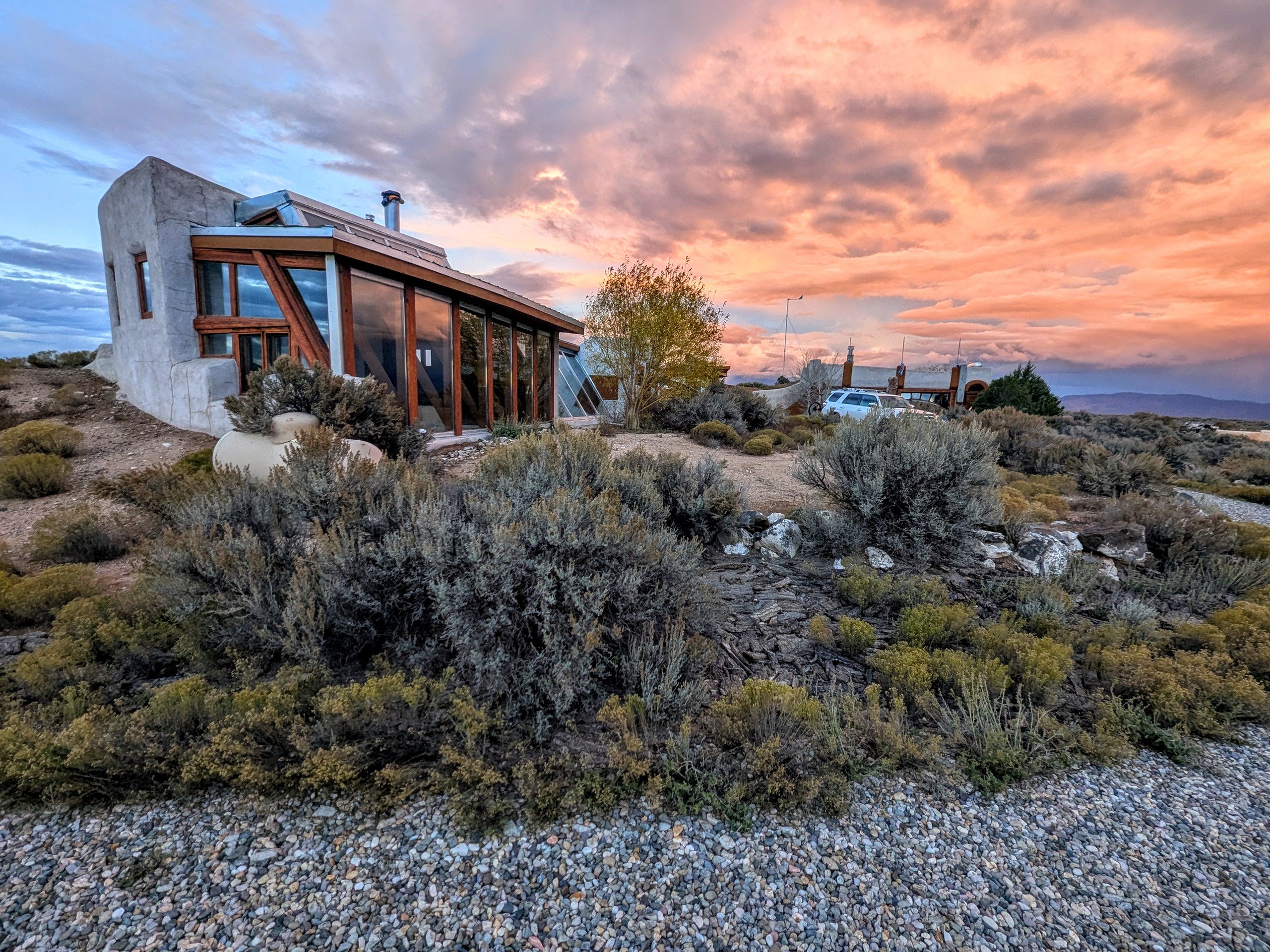 Stargate Earthship, Zen compound.