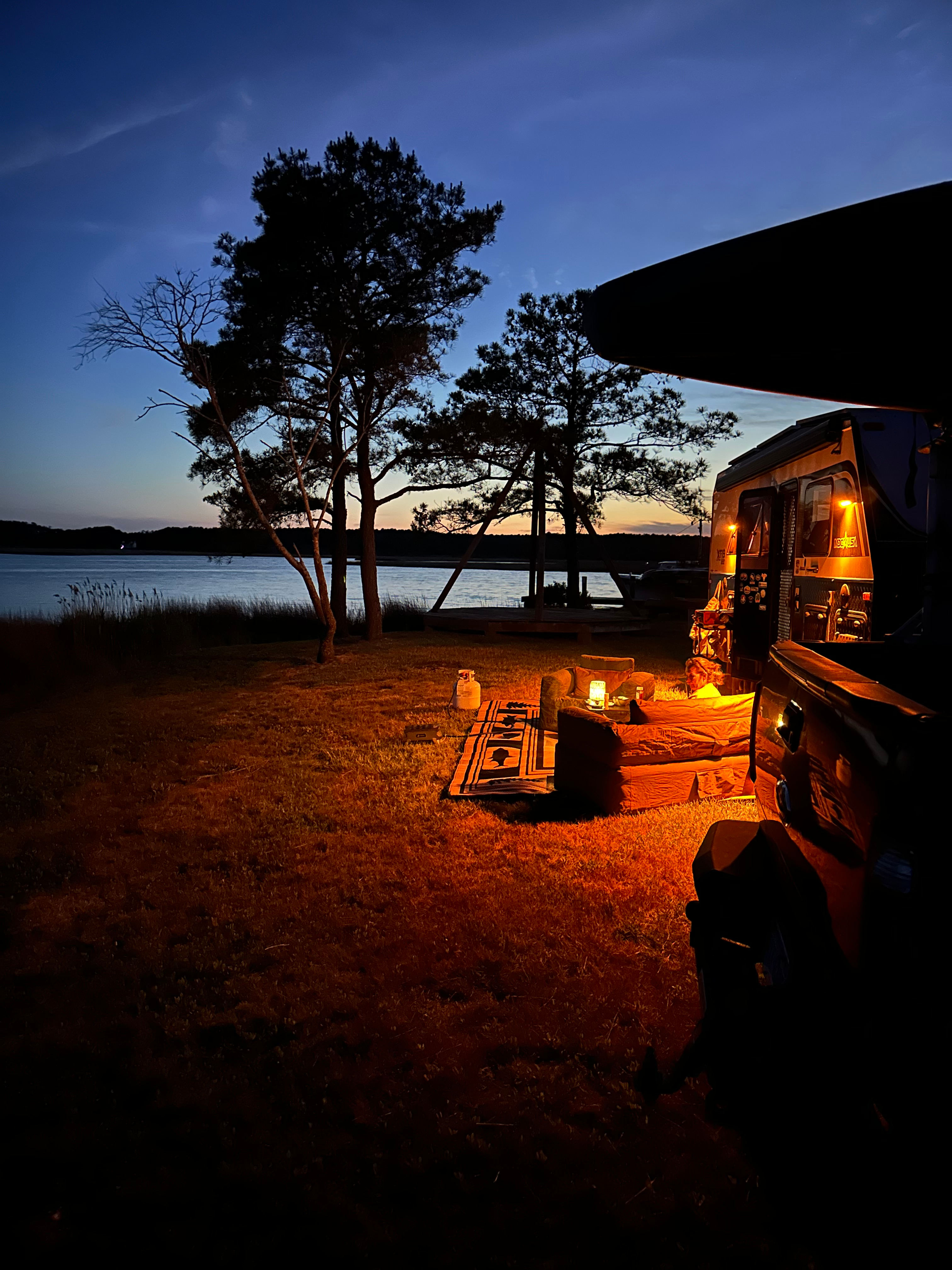 Flat spot with surprising to our left and this picture was the sunset to our right. Nice breeze off the water the entire weekend. 